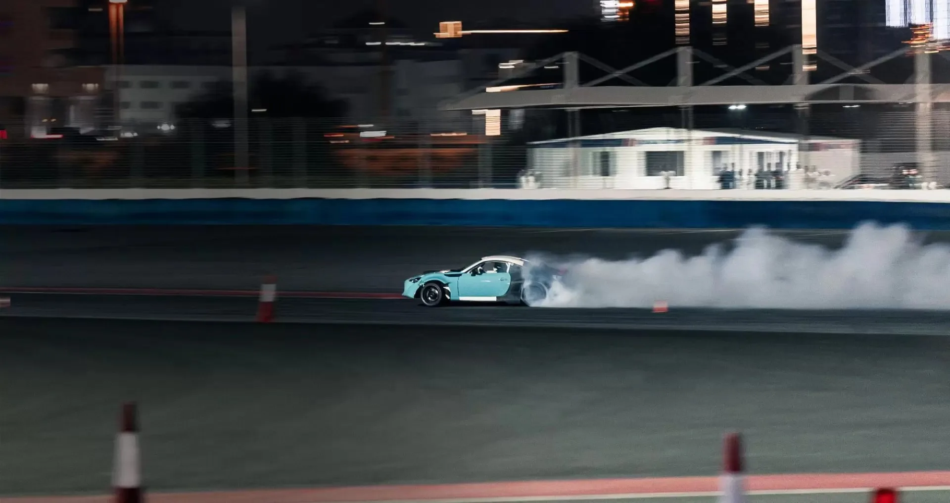 Dubai Autodrome (دبي أوتودروم)