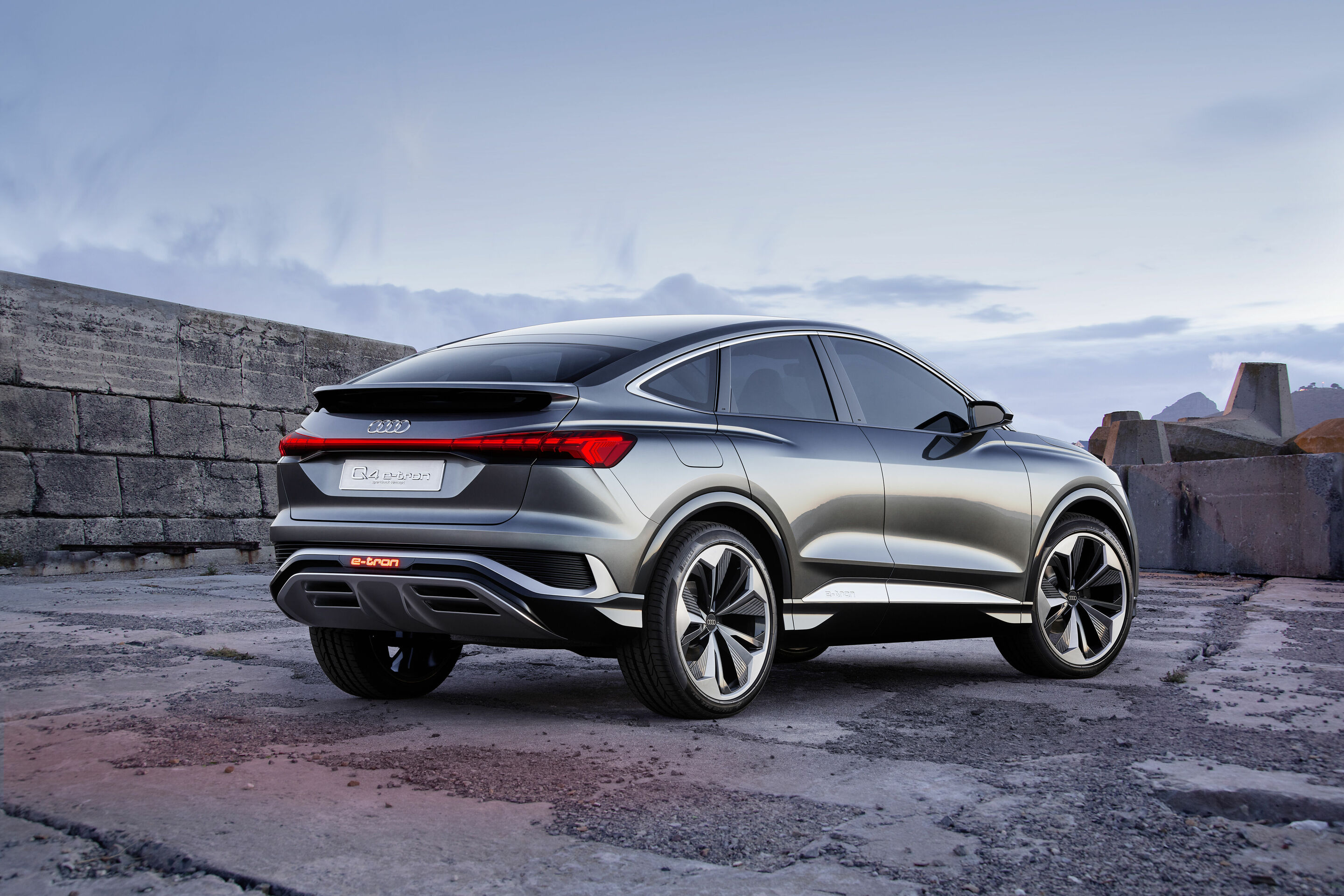 Audi Q4 Sportback e-tron concept (2020), photo 3