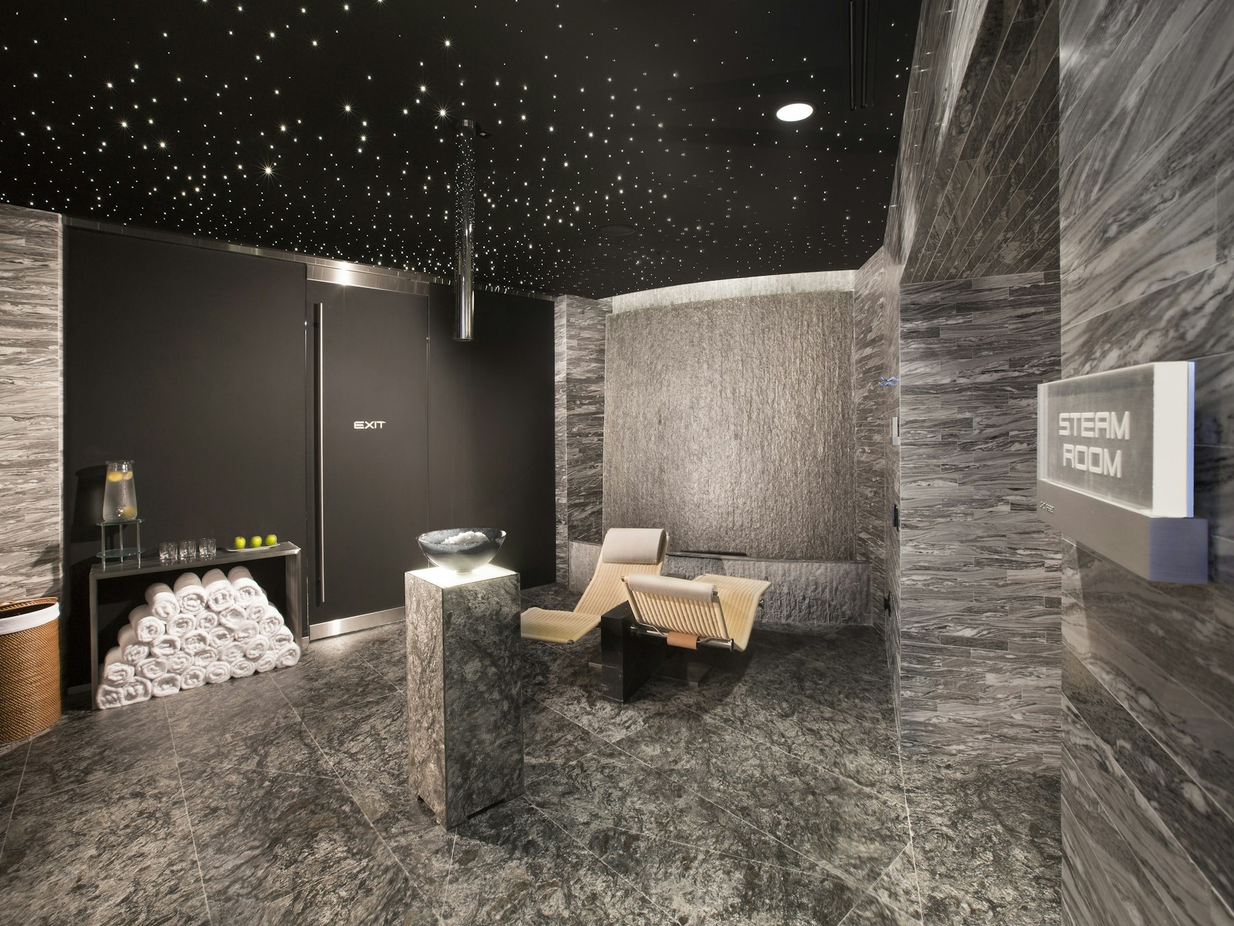 Porsche Design Tower: Спа и велнес, спортзал, процедурные, гольф-симулятор