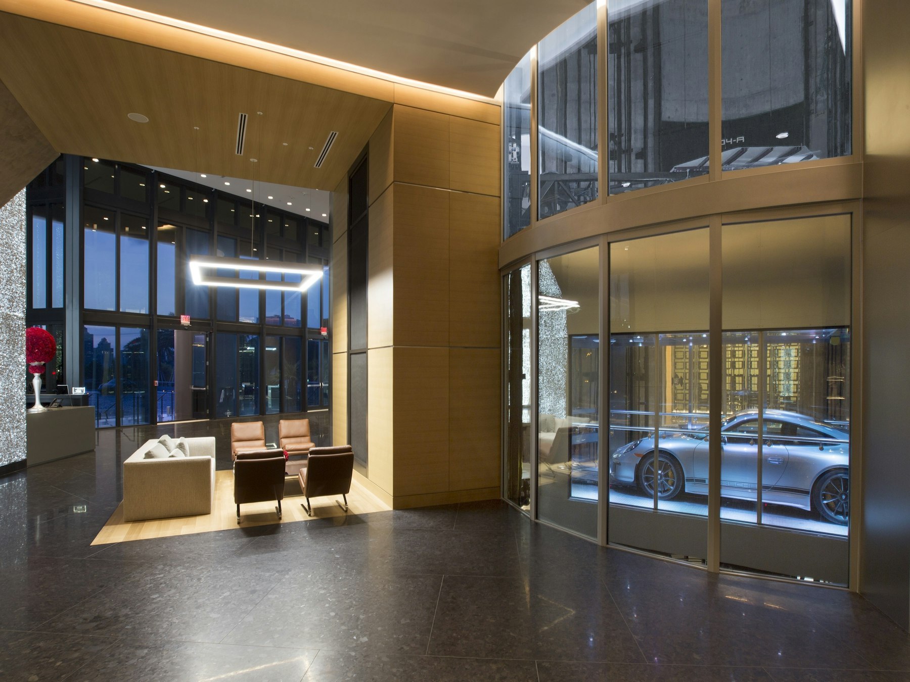 Porsche Design Tower: Гараж входит в гостиную