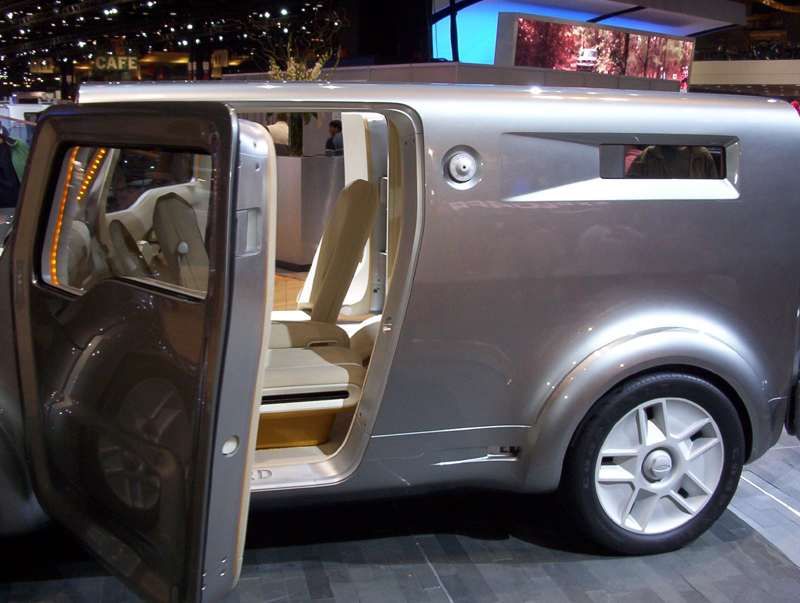 Ford SYNus Concept