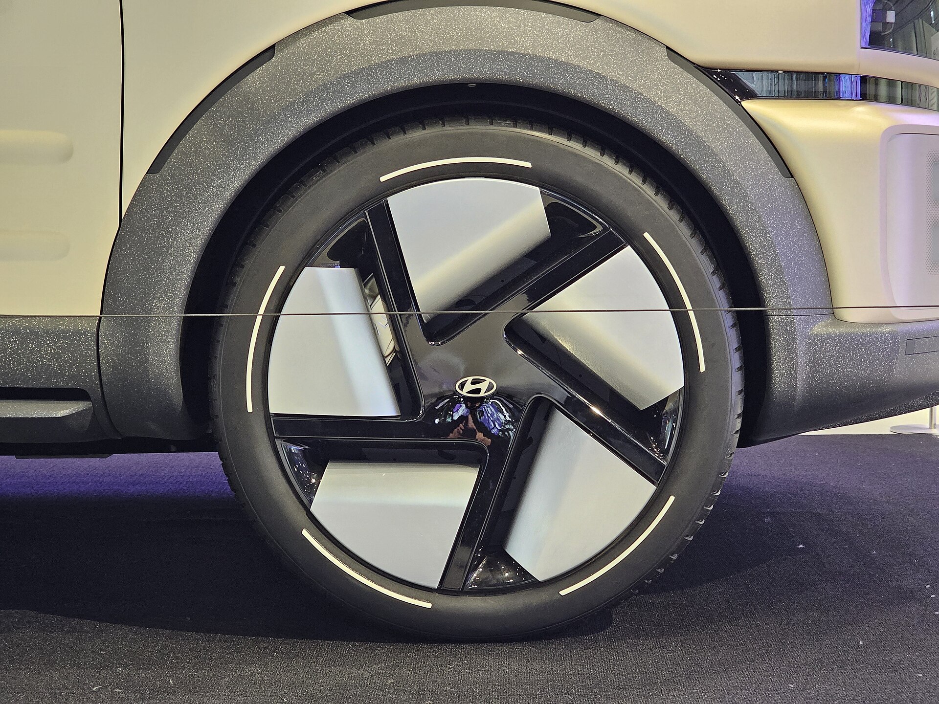 Hyundai Initium (2024), photo 2