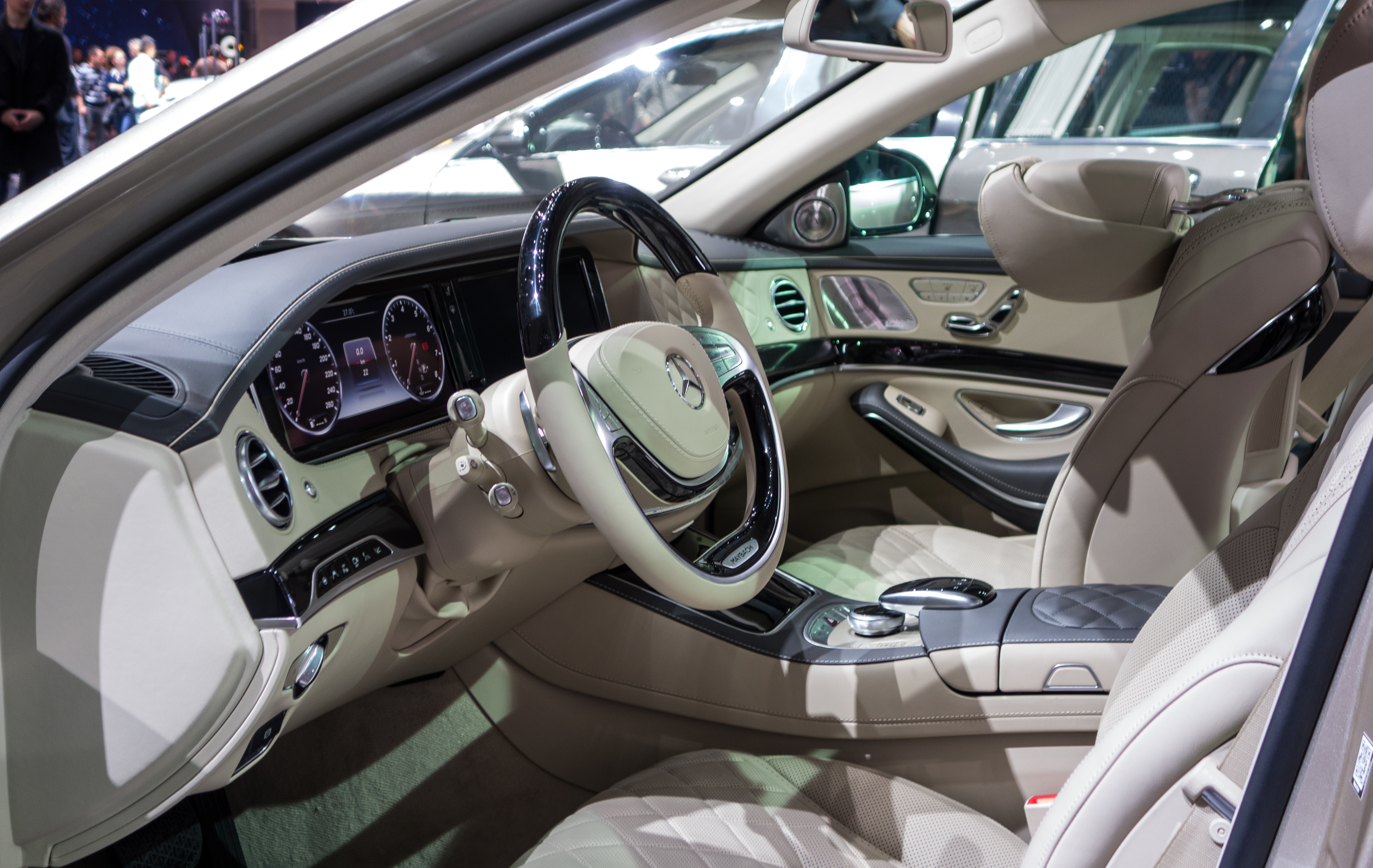 Mercedes-Maybach S 600 Pullman (2015), photo 2
