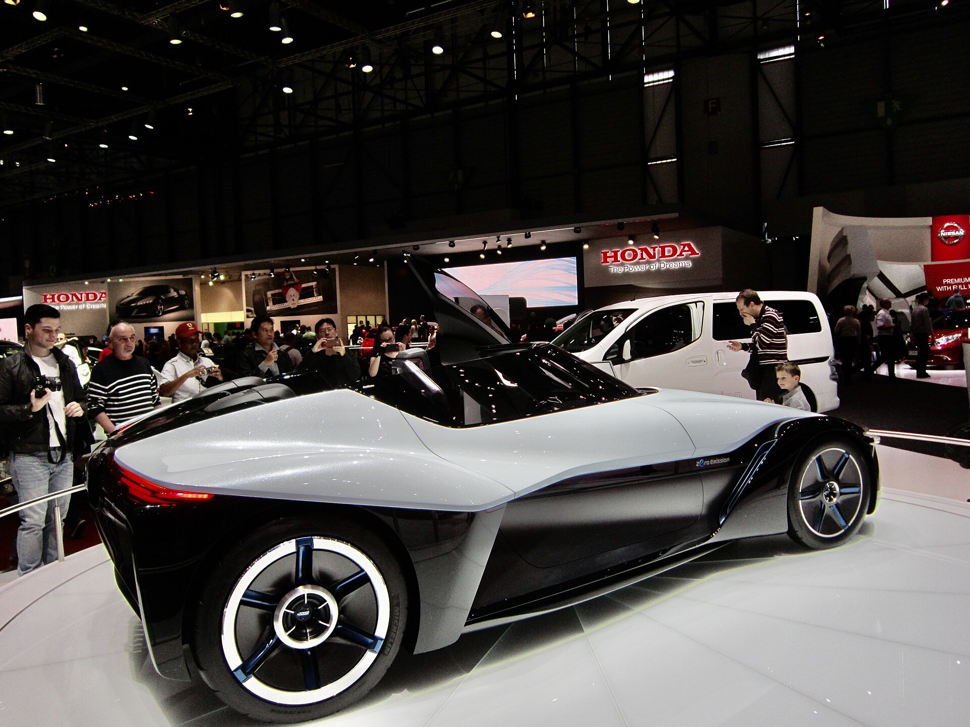 Nissan BladeGlider Concept