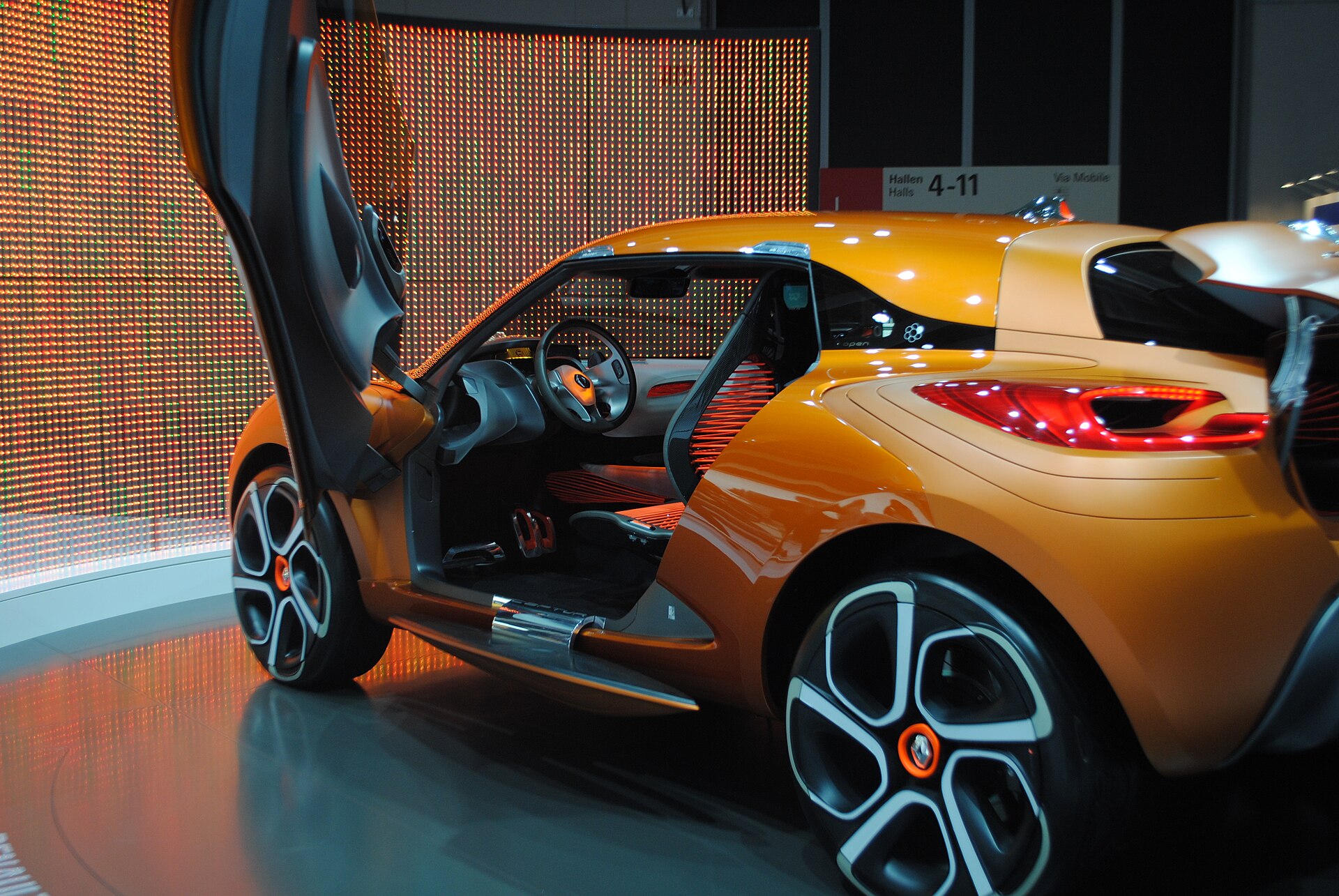 Renault R-Space