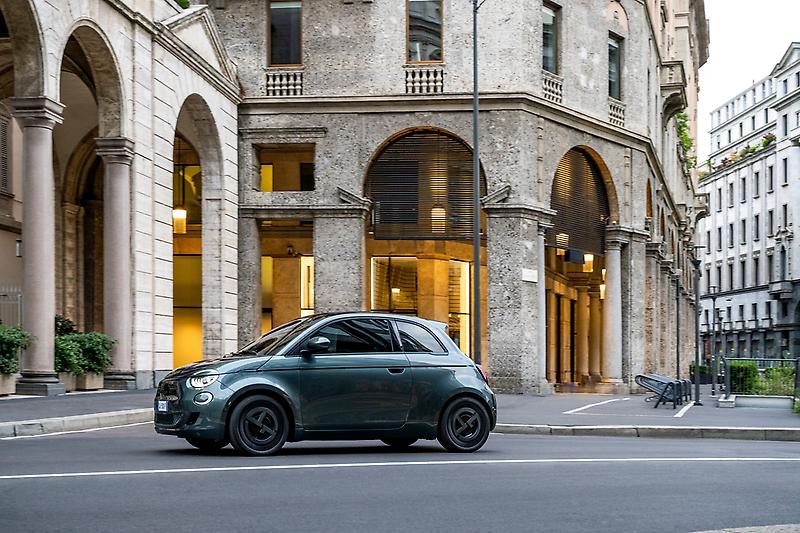 Fiat 500e Giorgio Armani Collector’s Edition