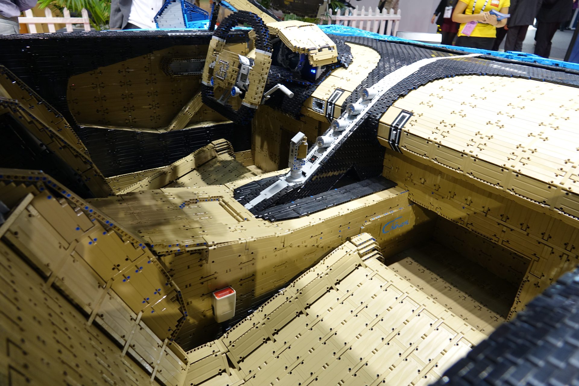 Life-Size LEGO Technic Chiron: Bugatti x LEGO Technic, 2018, photo 3