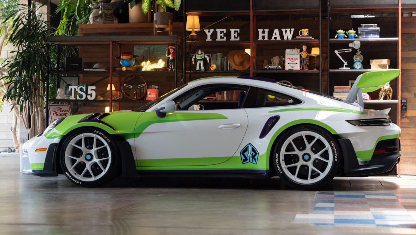 911 GT3 RS "Buzz Lightyear" (Toy Story 5): Porsche x Pixar · Toy Story 5, 2026, photo 3