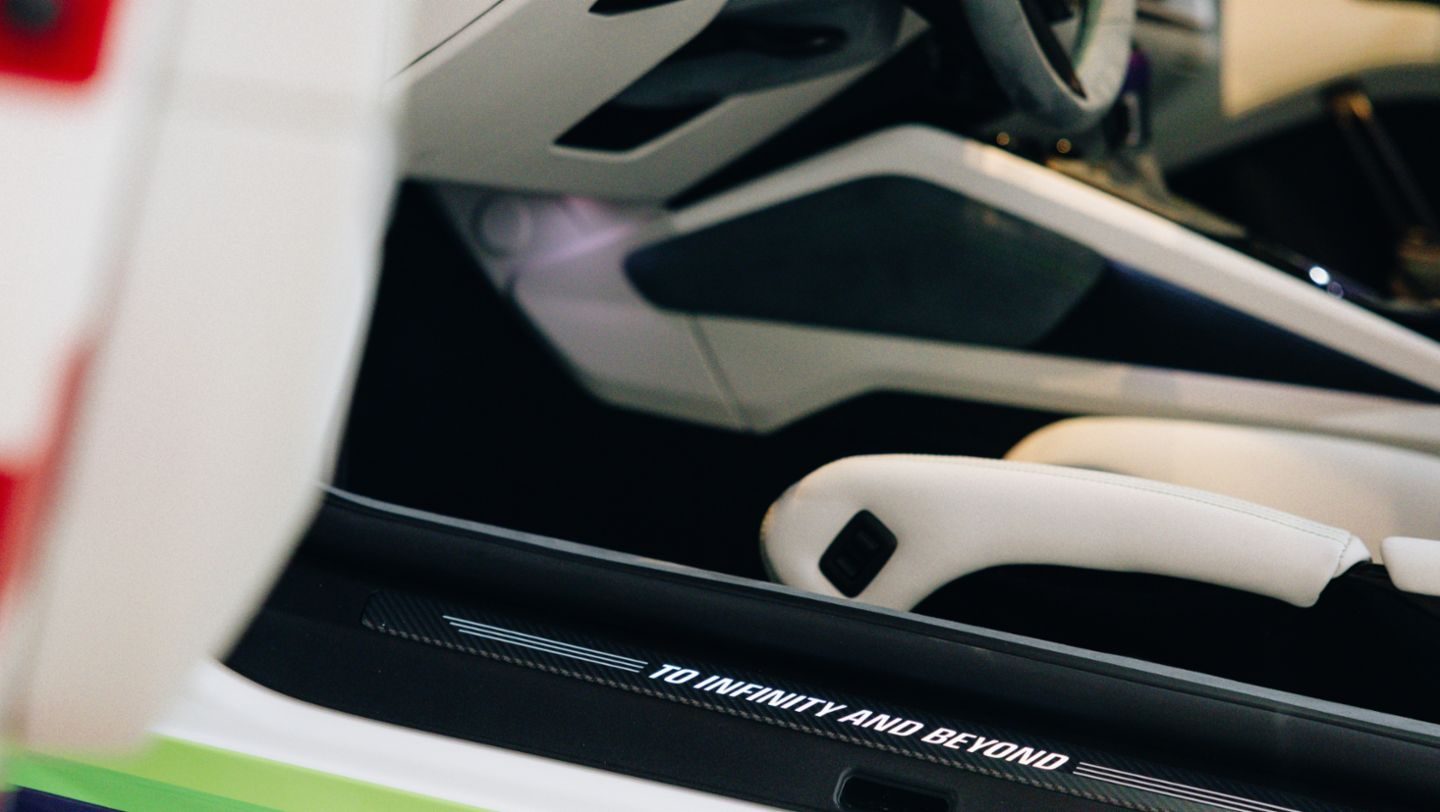 911 GT3 RS "Buzz Lightyear" (Toy Story 5): Porsche x Pixar · Toy Story 5, 2026, photo 5