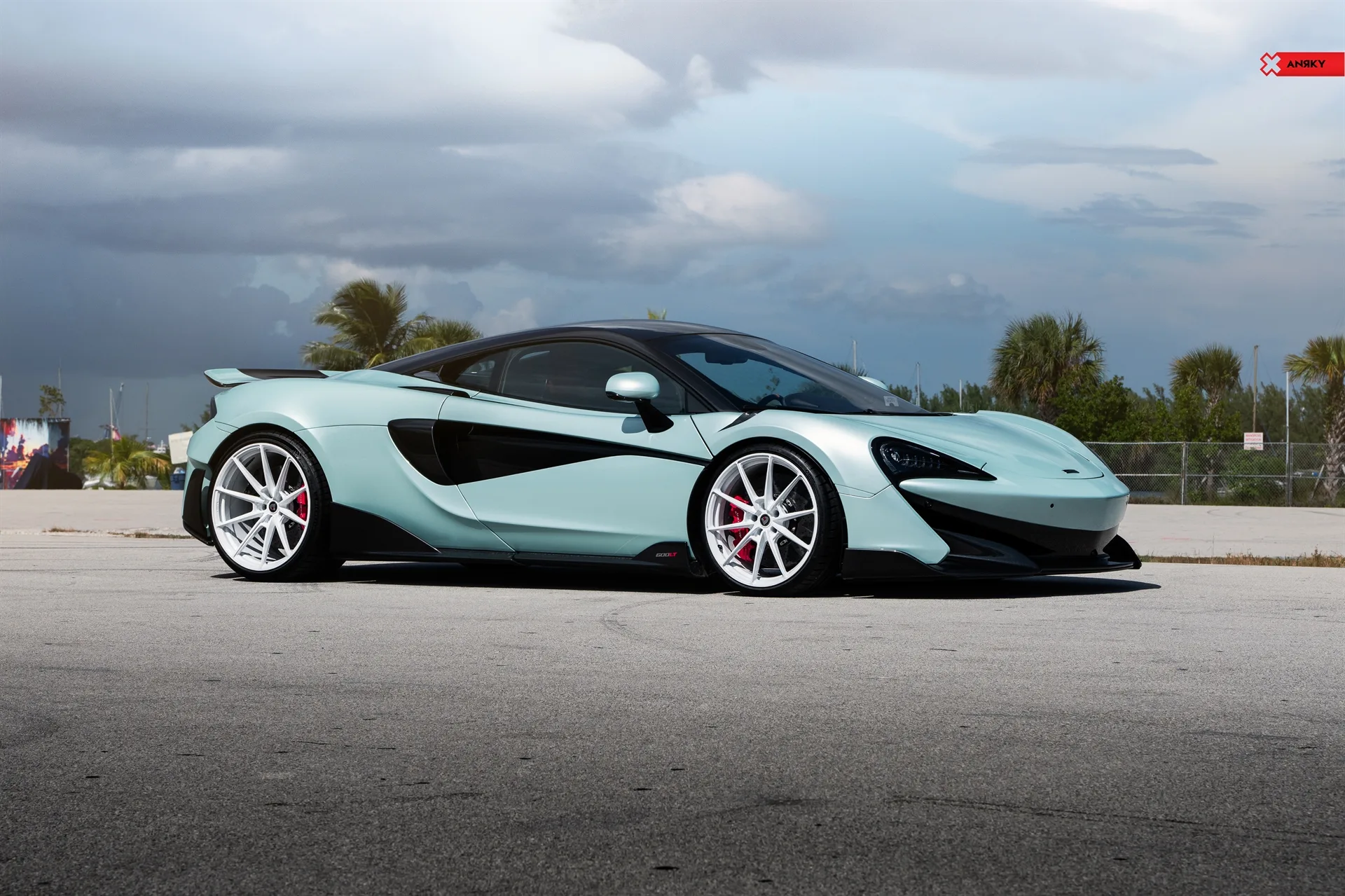 Anrky AN18 SeriesONE Monoblock on McLaren 600LT