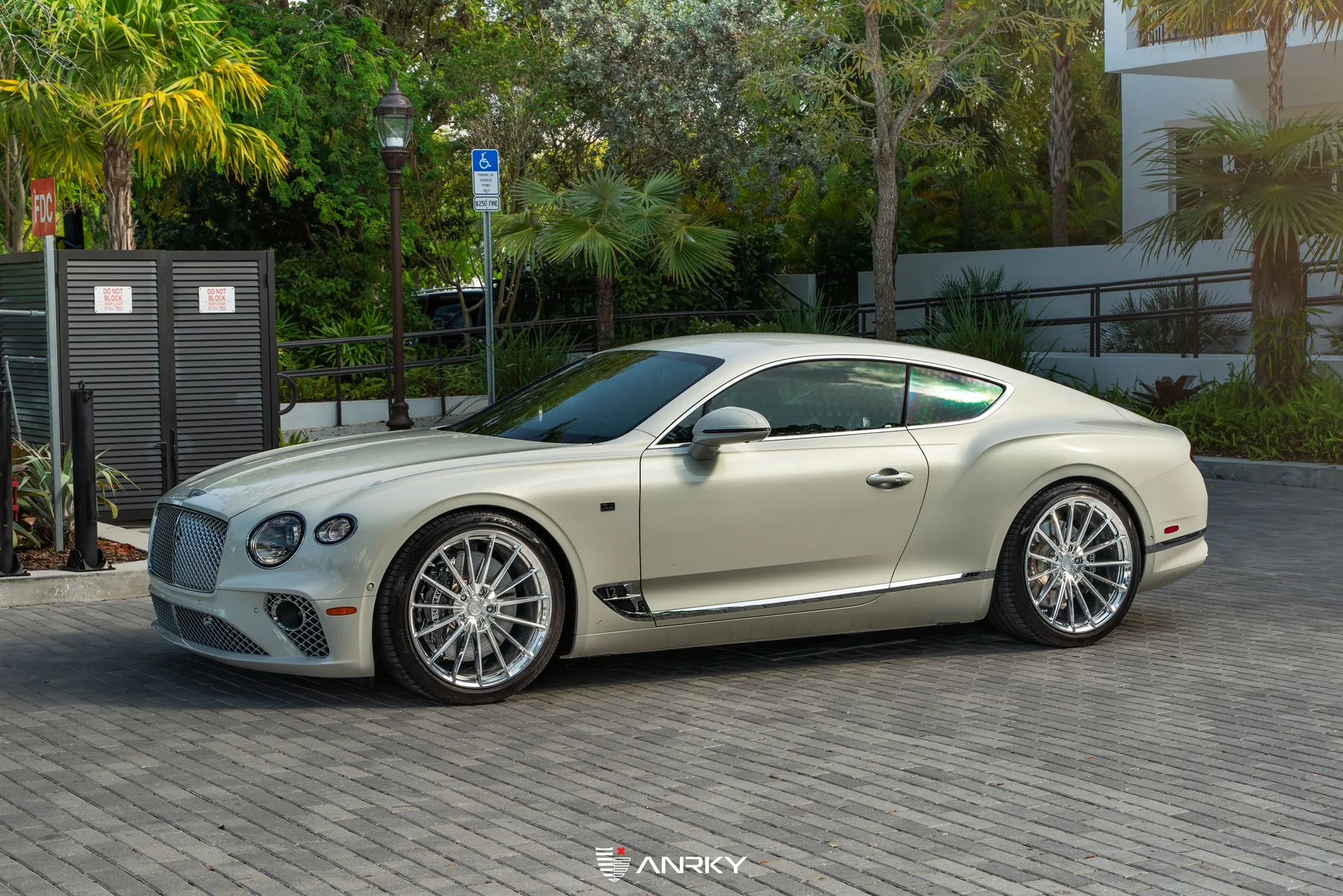 Anrky AN19 SeriesONE Monoblock on Bentley Continental GT 3rd gen, photo 2