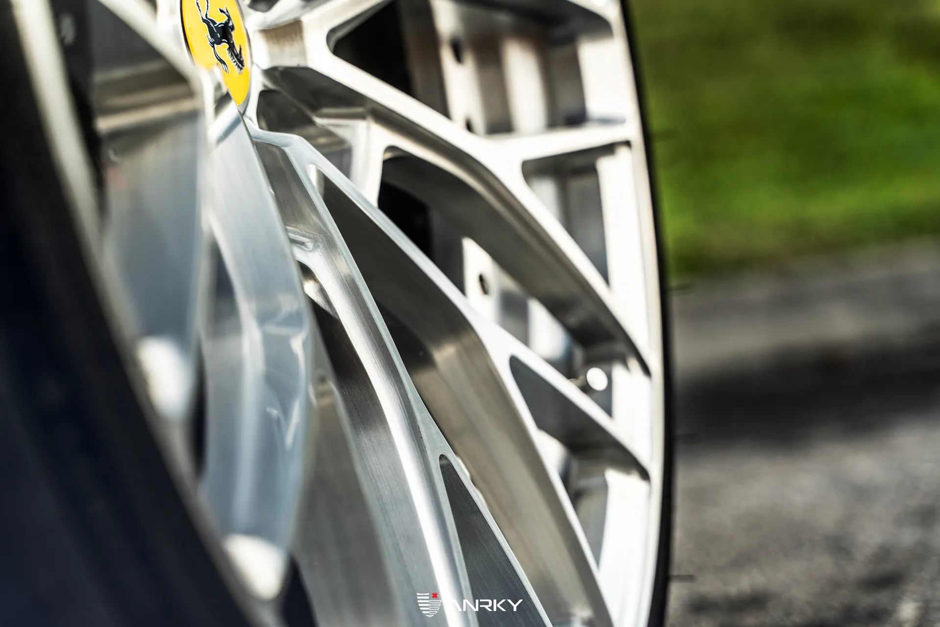 Anrky AN20 SeriesTWO on Ferrari 812 F152M, photo 5