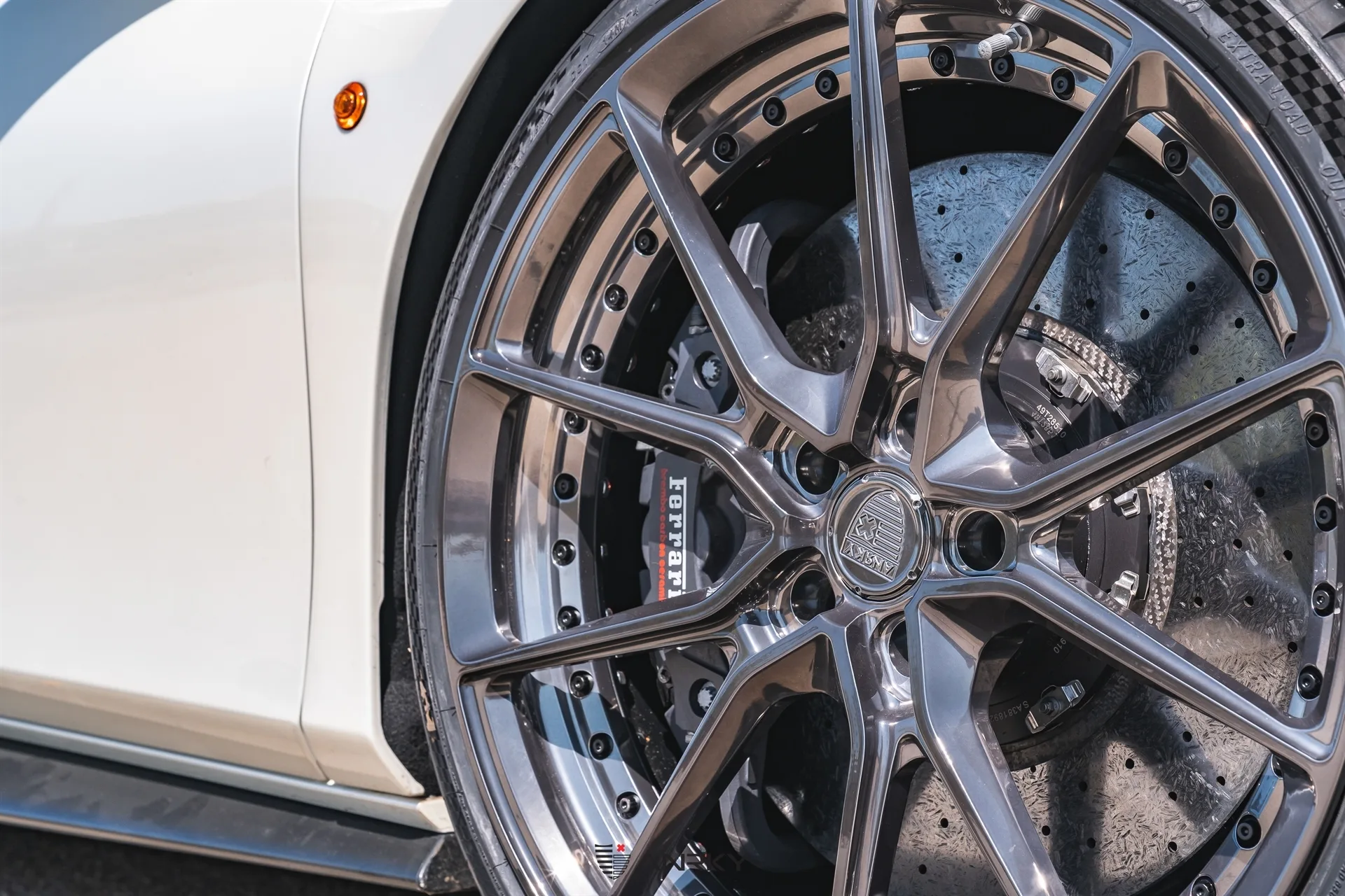 Anrky AN22 SeriesTWO on Ferrari 488
