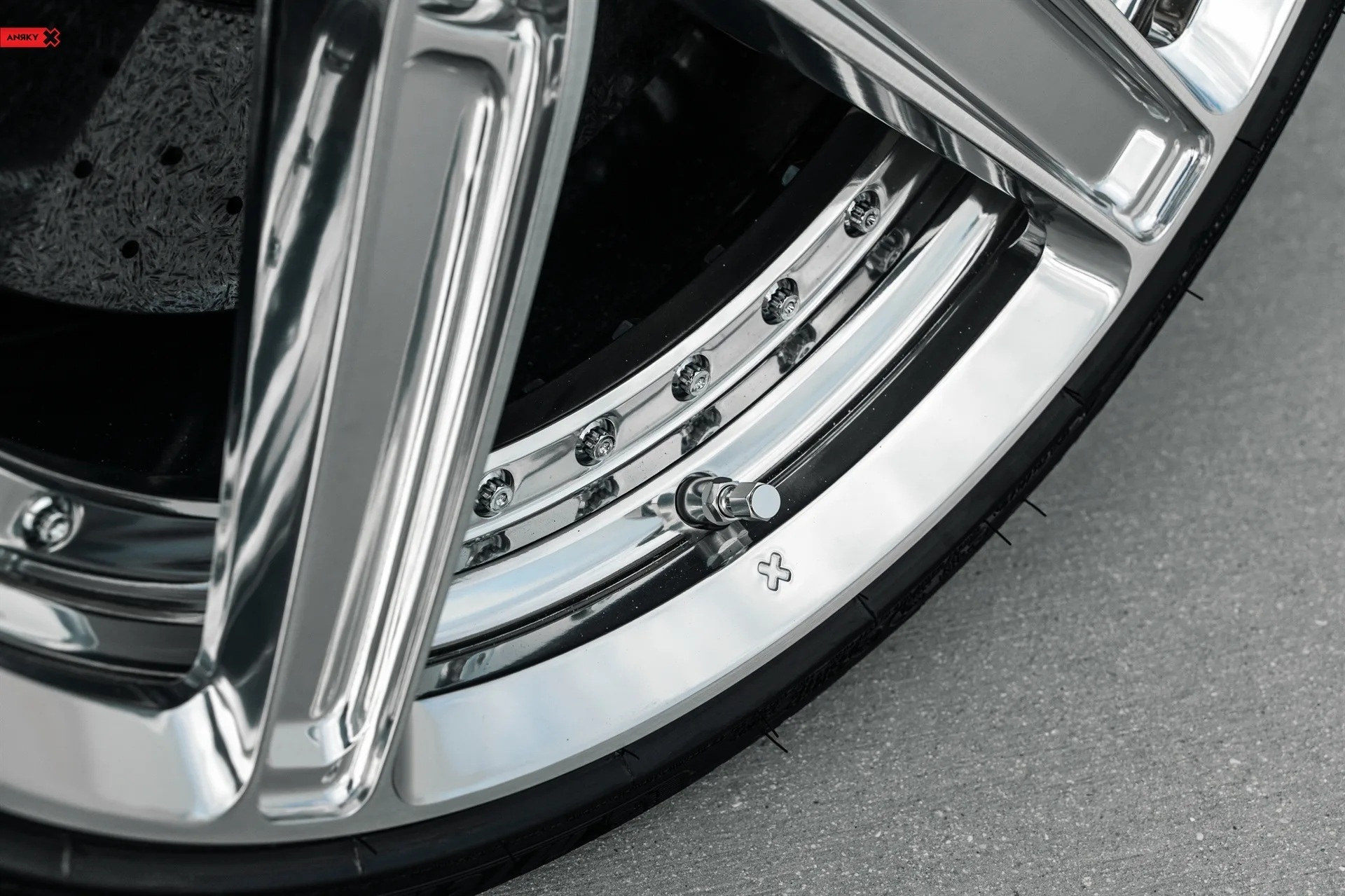 Anrky AN25 SeriesTWO on Ferrari 812 F152M, photo 5