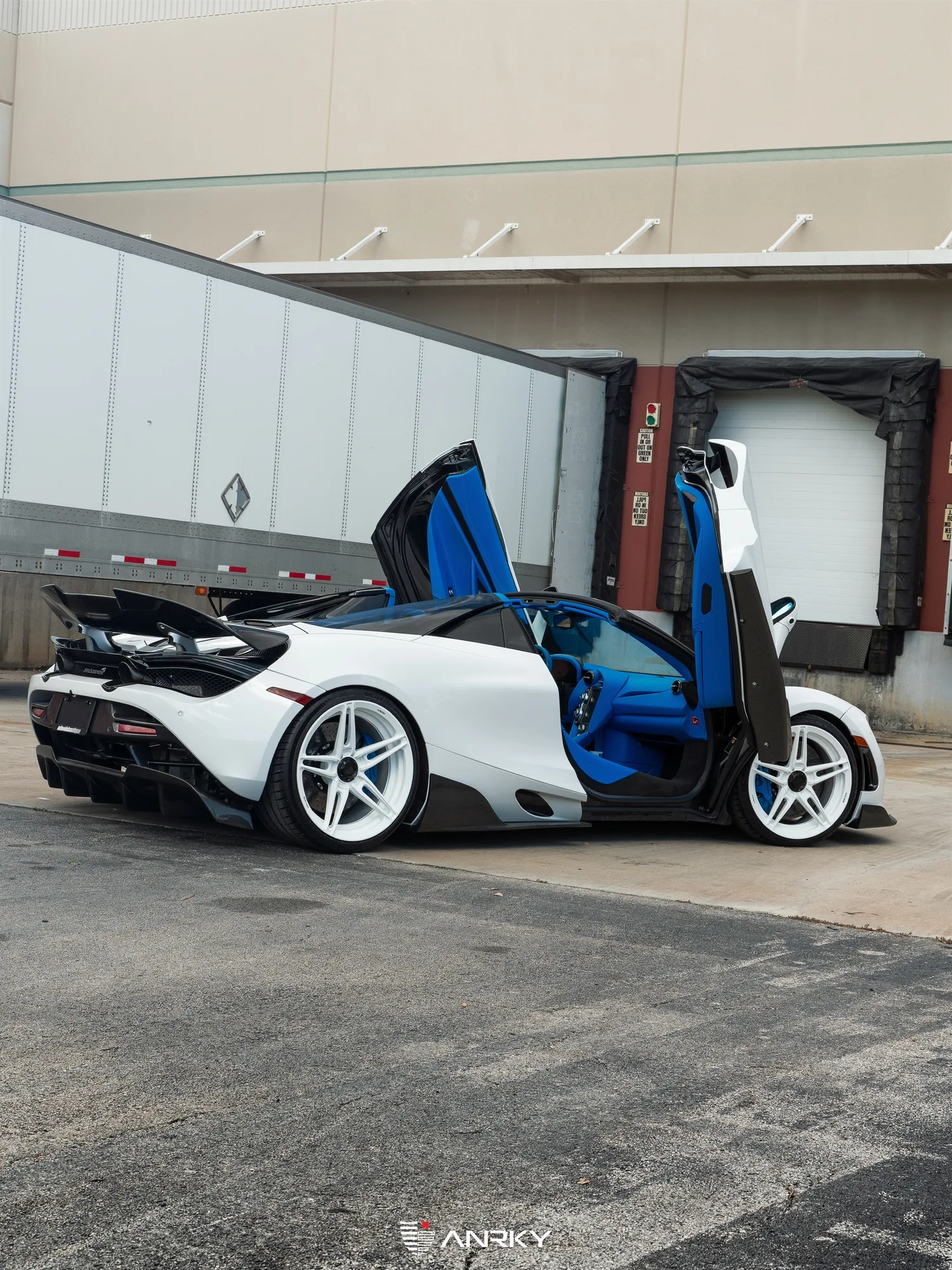 Anrky AN27 SeriesTWO on McLaren 720S