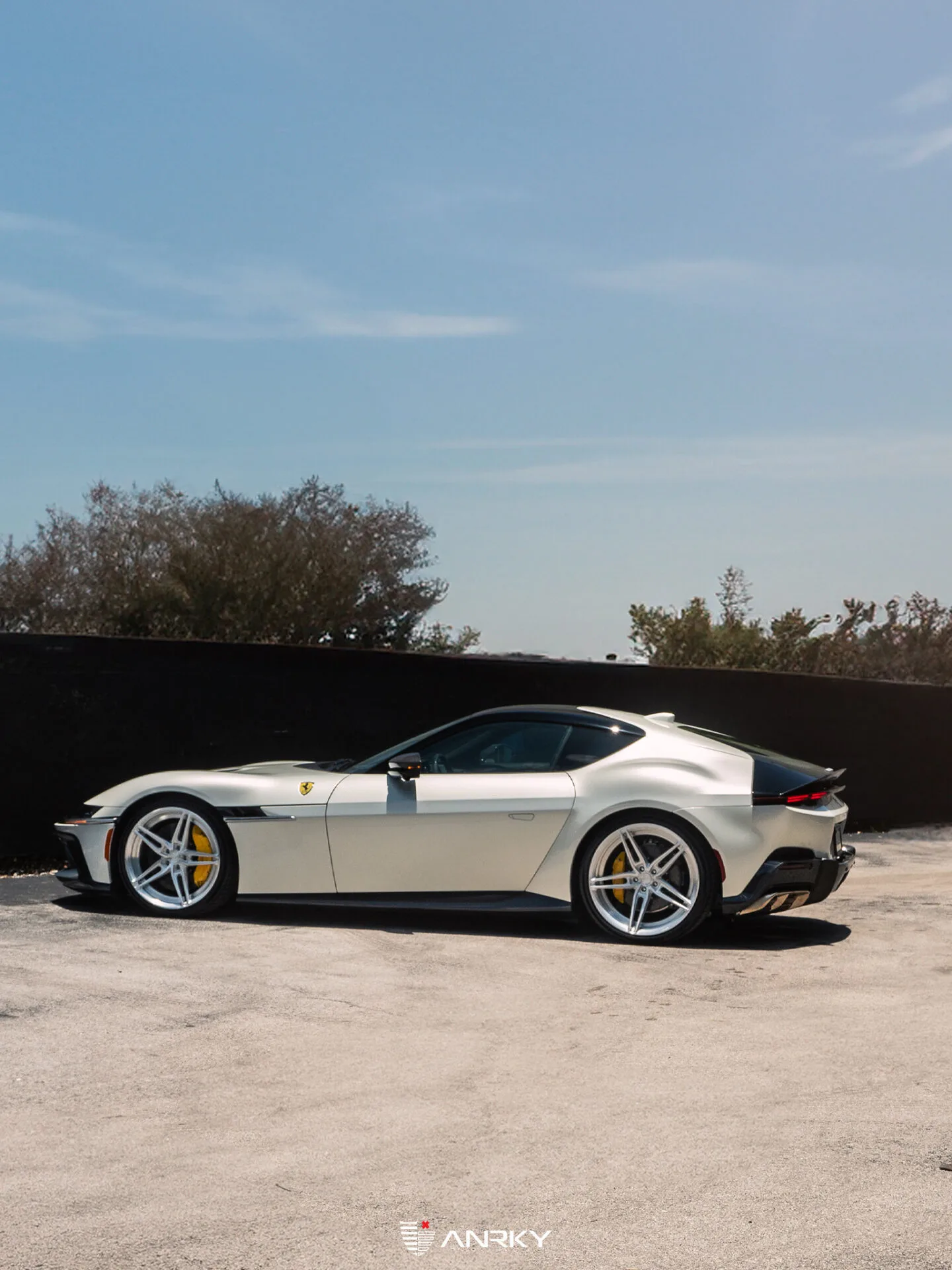 Anrky AN27 SeriesTWO on Ferrari 12Cilindri, photo 2