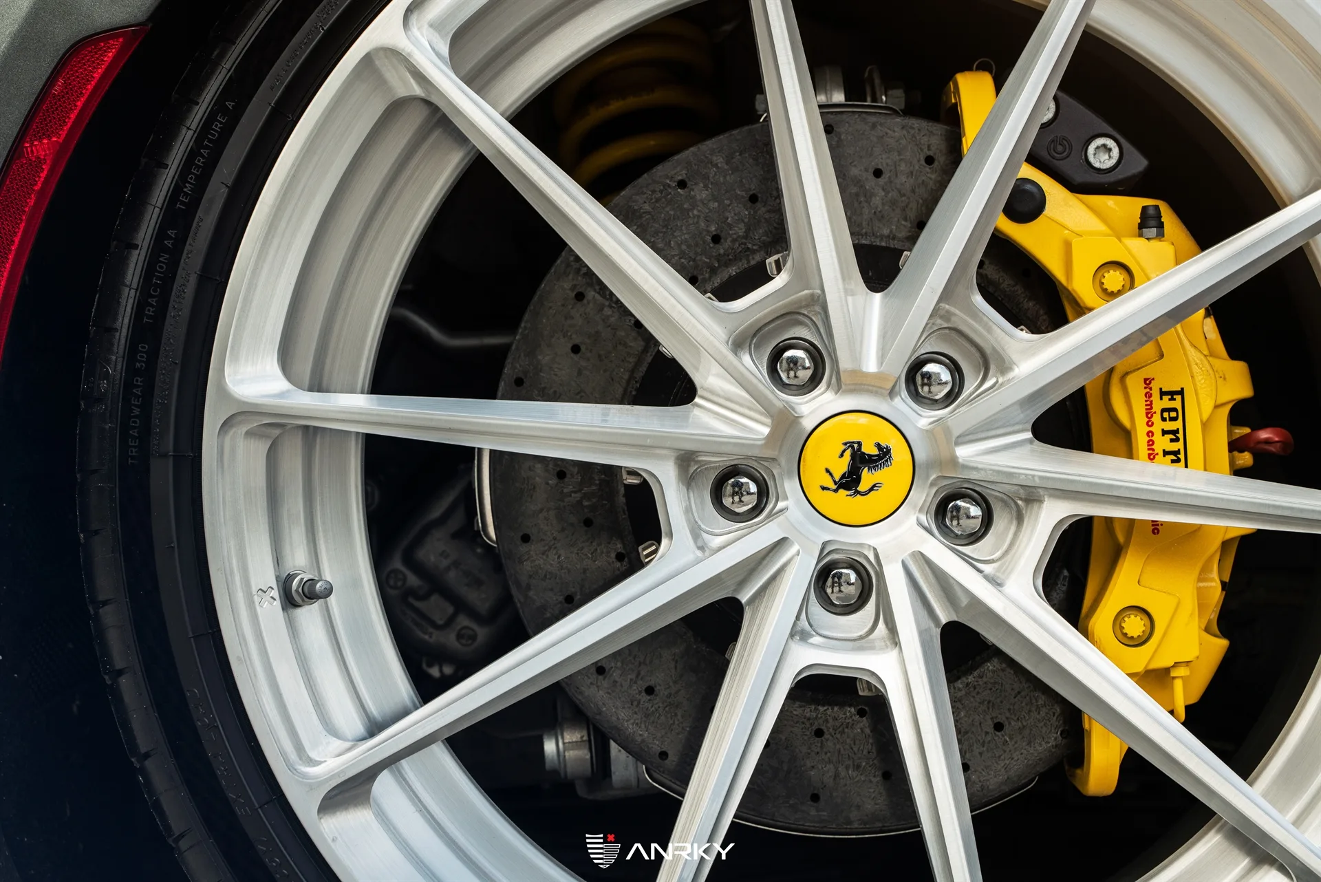 Anrky AN28 SeriesTWO on Ferrari 812 F152M, photo 2