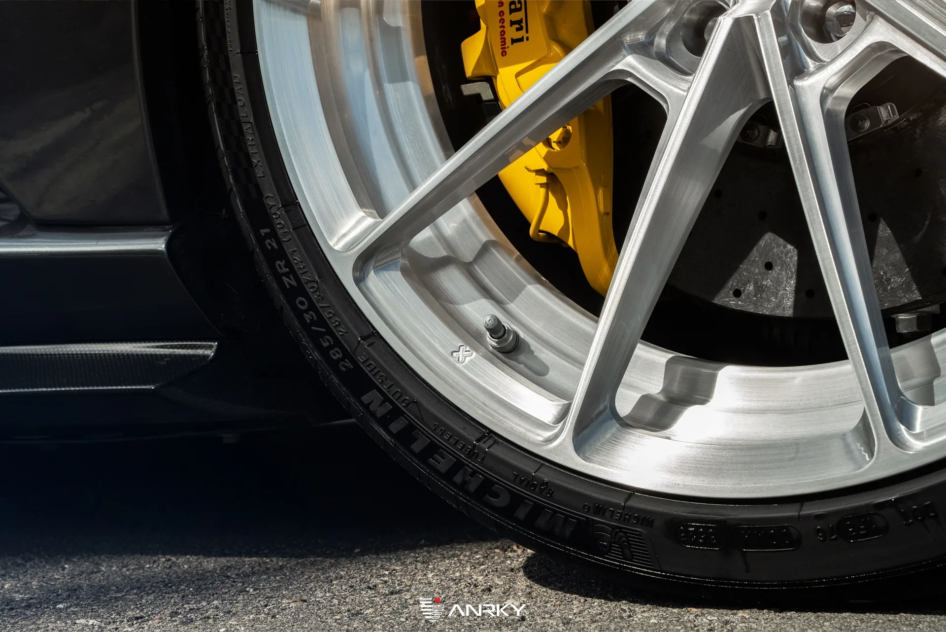 Anrky AN28 SeriesTWO on Ferrari 812 F152M, photo 3