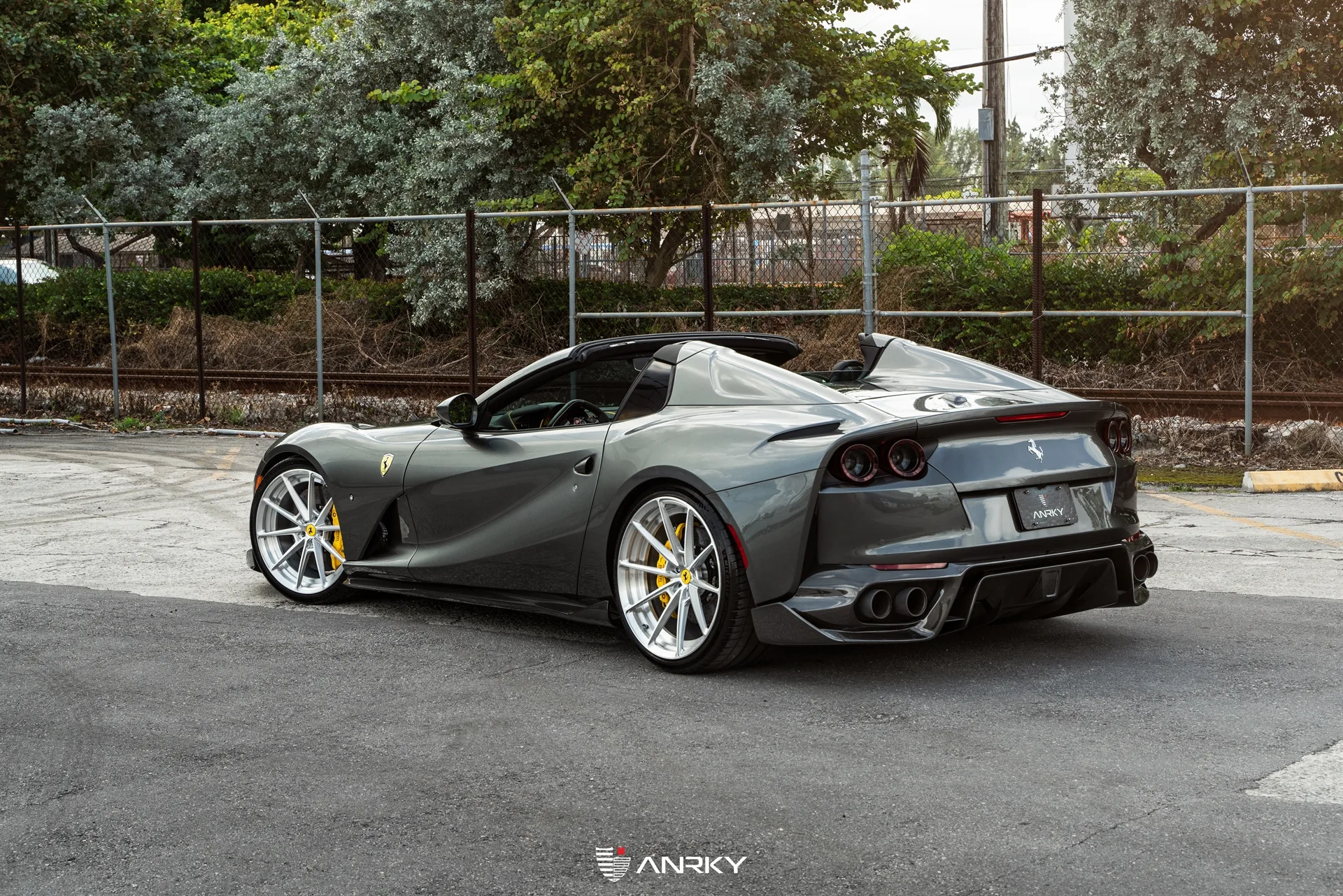 Anrky AN28 SeriesTWO on Ferrari 812 F152M