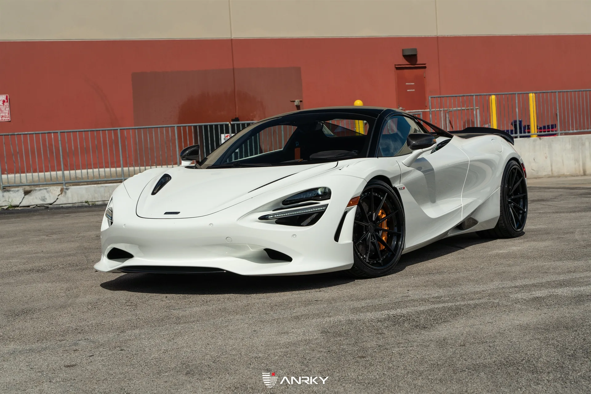 Anrky AN38 SeriesTHREE on McLaren 750S