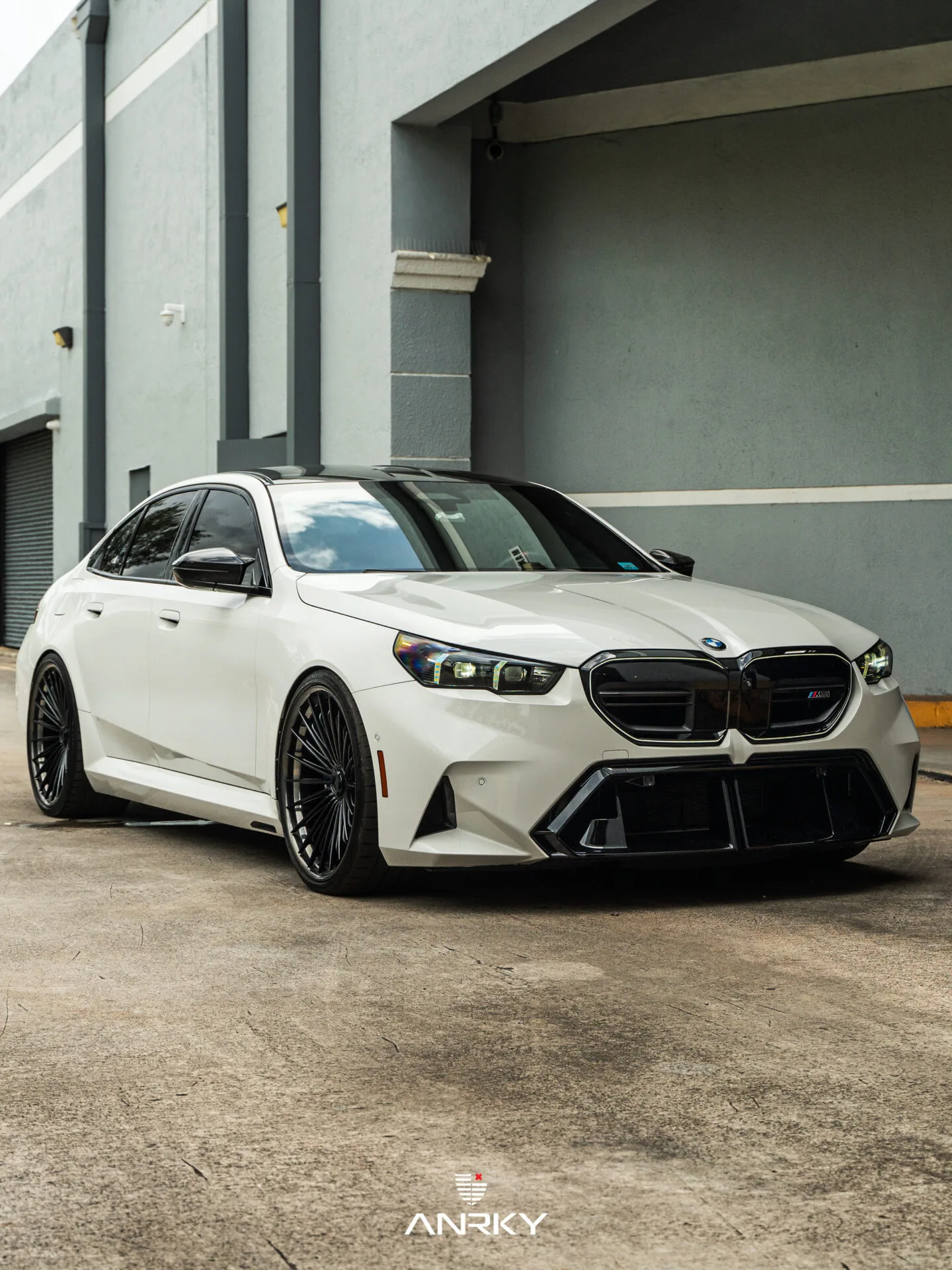 Anrky XR-370 on BMW M5 G90, photo 5