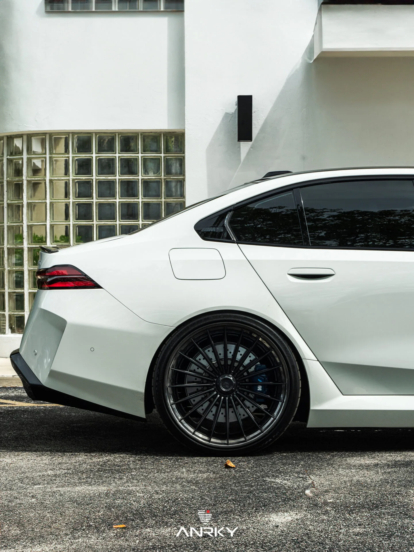 Anrky XR-370 on BMW M5 G90, photo 10