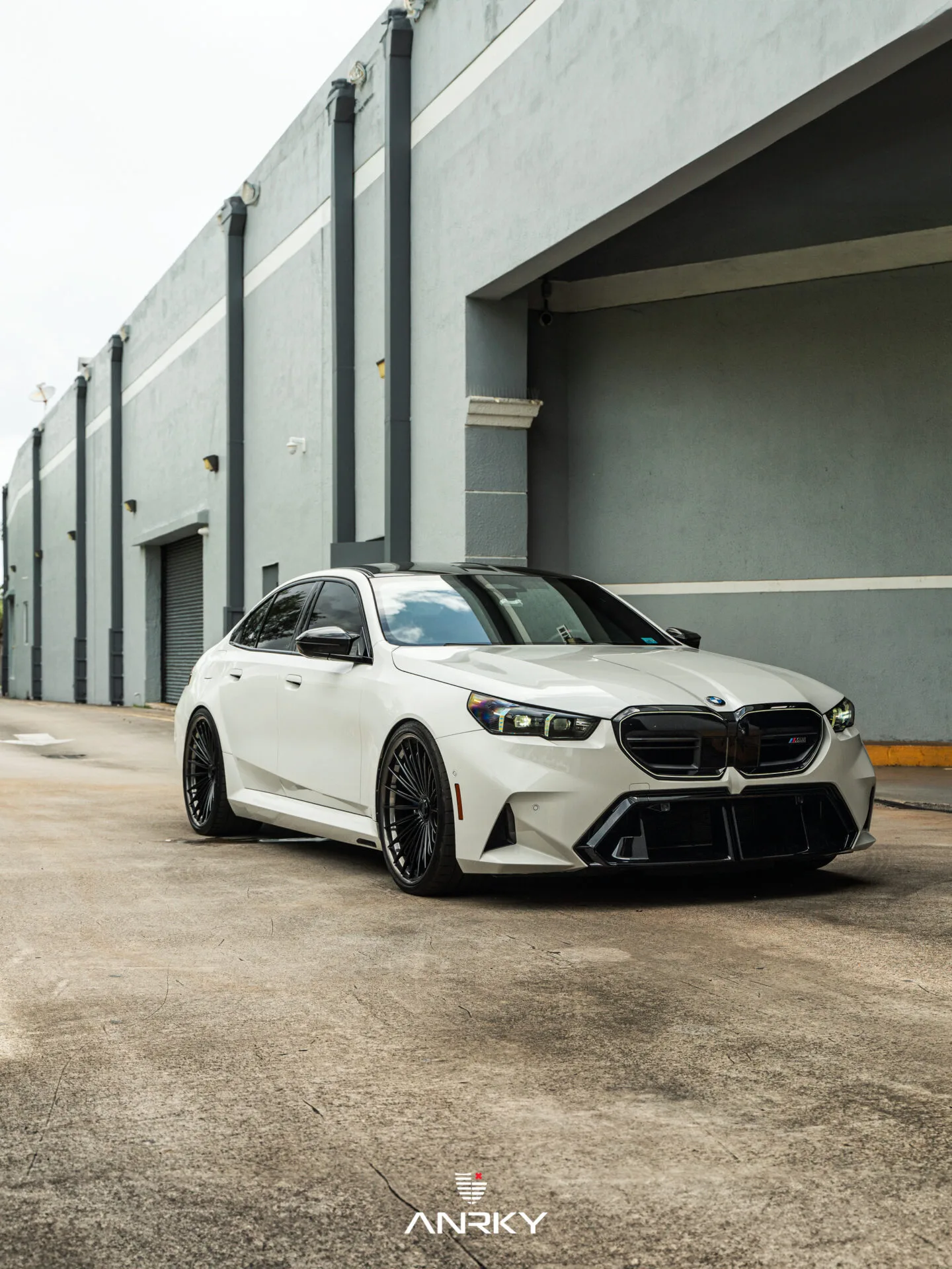 Anrky XR-370 on BMW M5 G90, photo 4