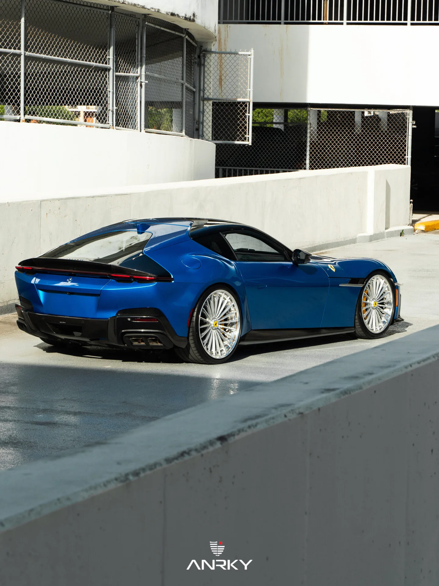 Anrky XR-370 on Ferrari 12Cilindri, photo 9