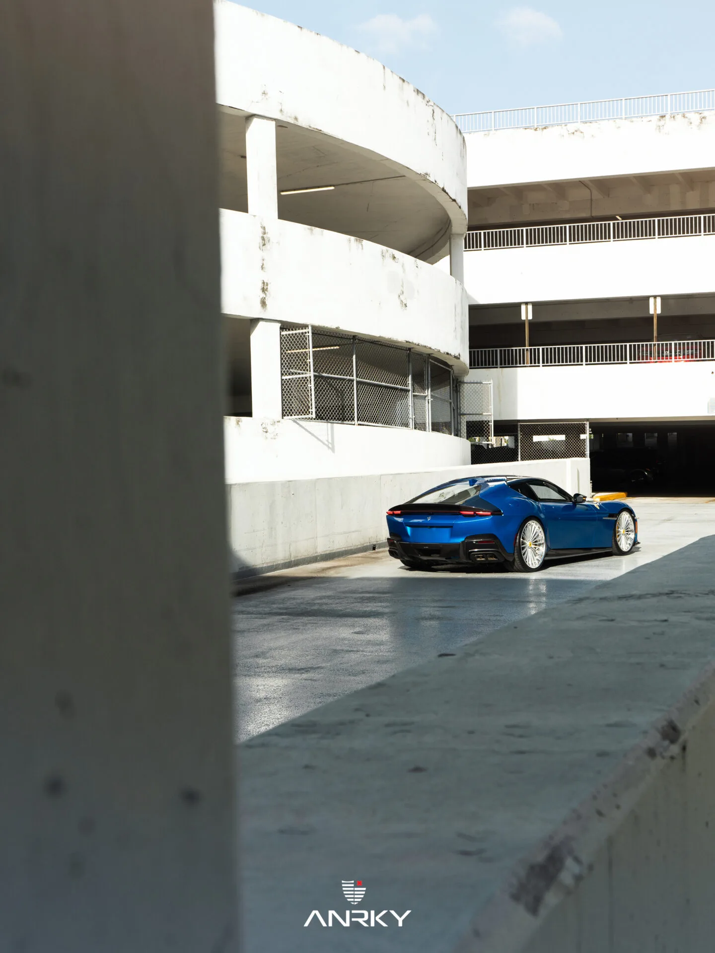 Anrky XR-370 on Ferrari 12Cilindri, photo 10