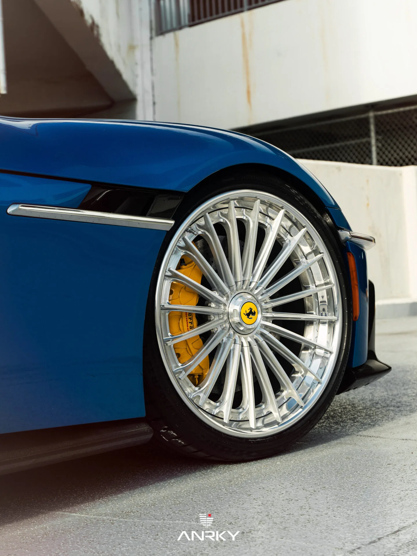 Anrky XR-370 on Ferrari 12Cilindri, photo 7