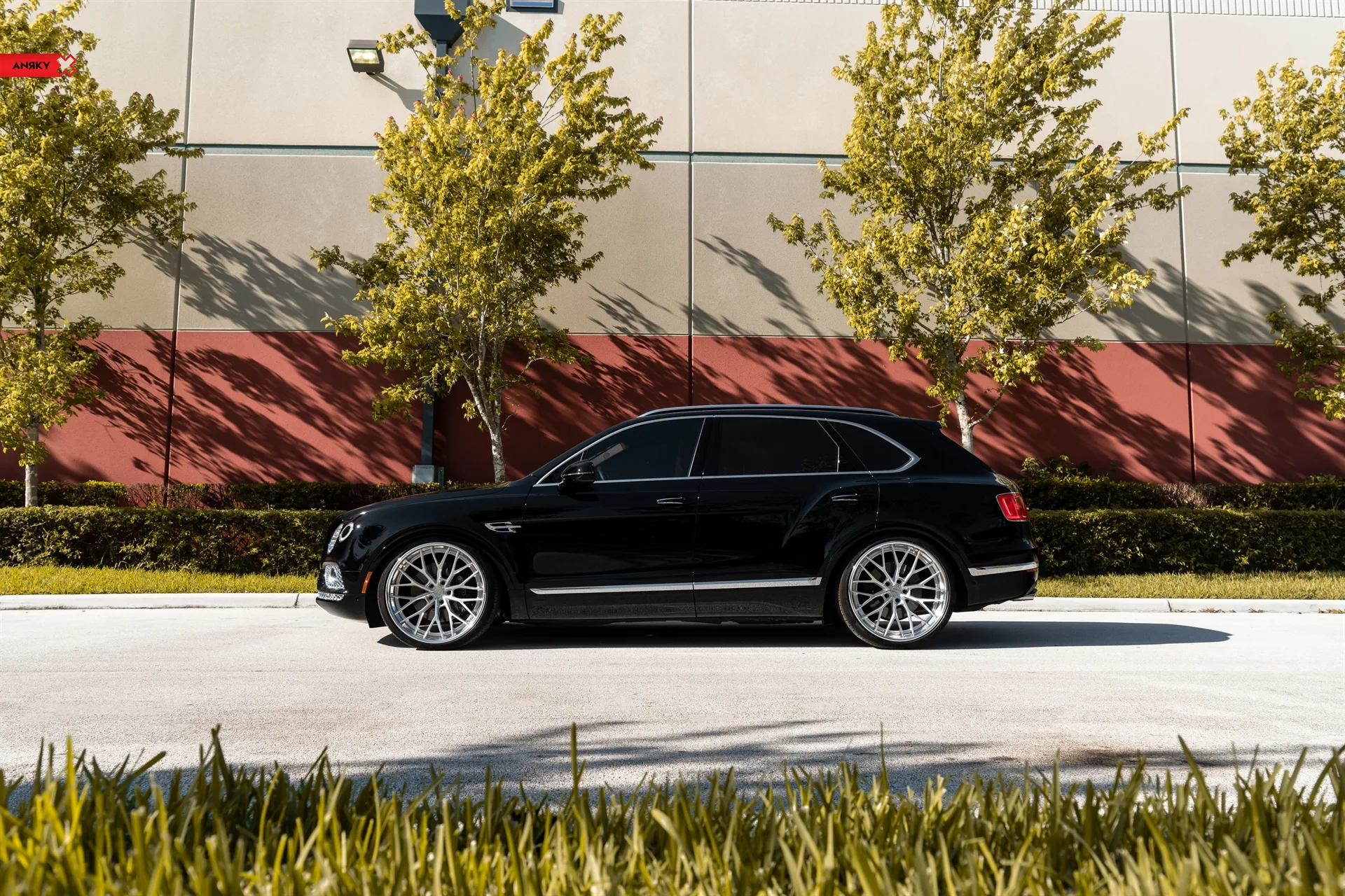 Anrky Bentley Bentayga, AN30 SeriesTHREE on Bentley Bentayga.1, photo 2