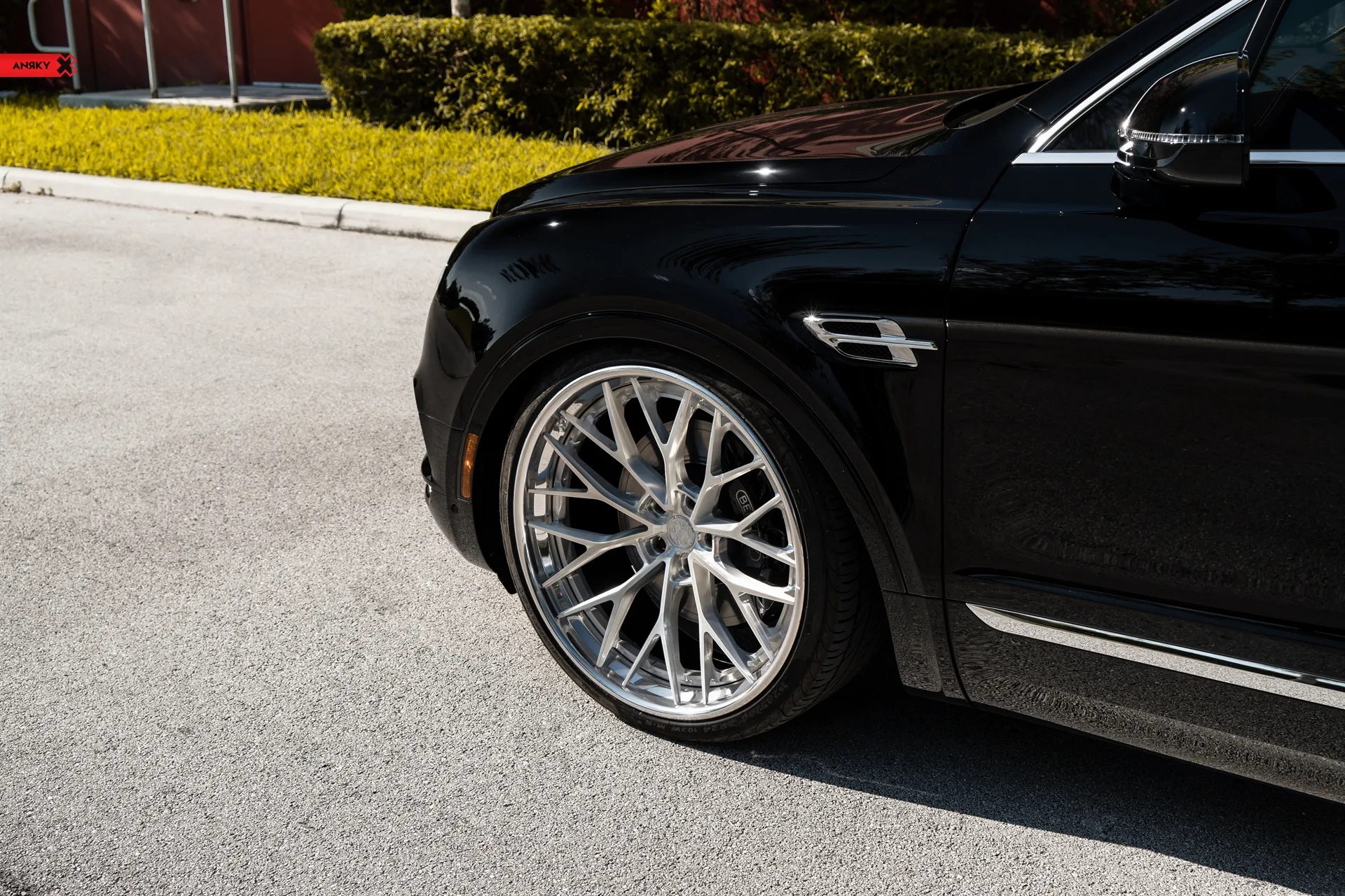 Anrky Bentley Bentayga, AN30 SeriesTHREE on Bentley Bentayga.1, photo 4