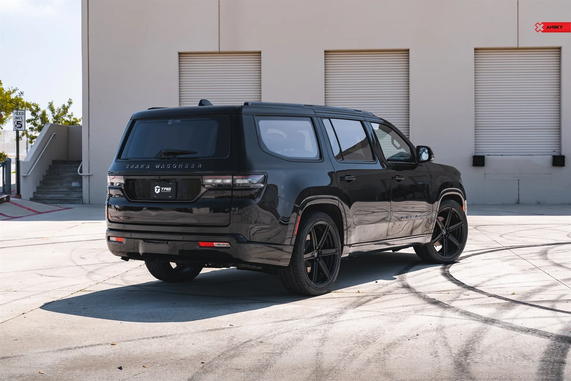 Anrky Jeep Wagoneer, AN26-S SeriesTWO