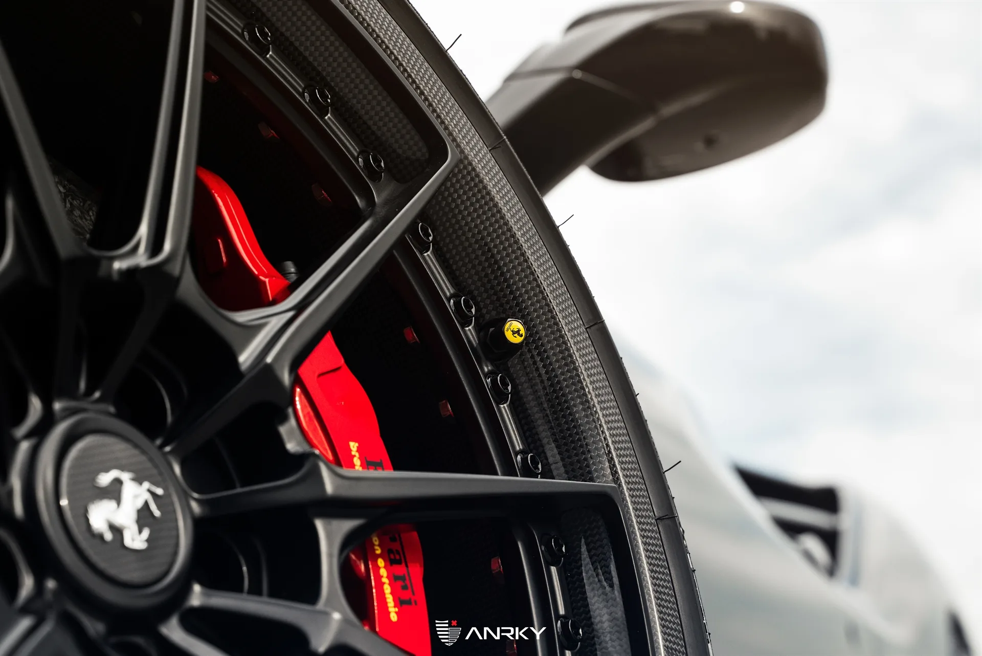 Anrky RETROSeries Carbon, RS4C on Ferrari 488, photo 9