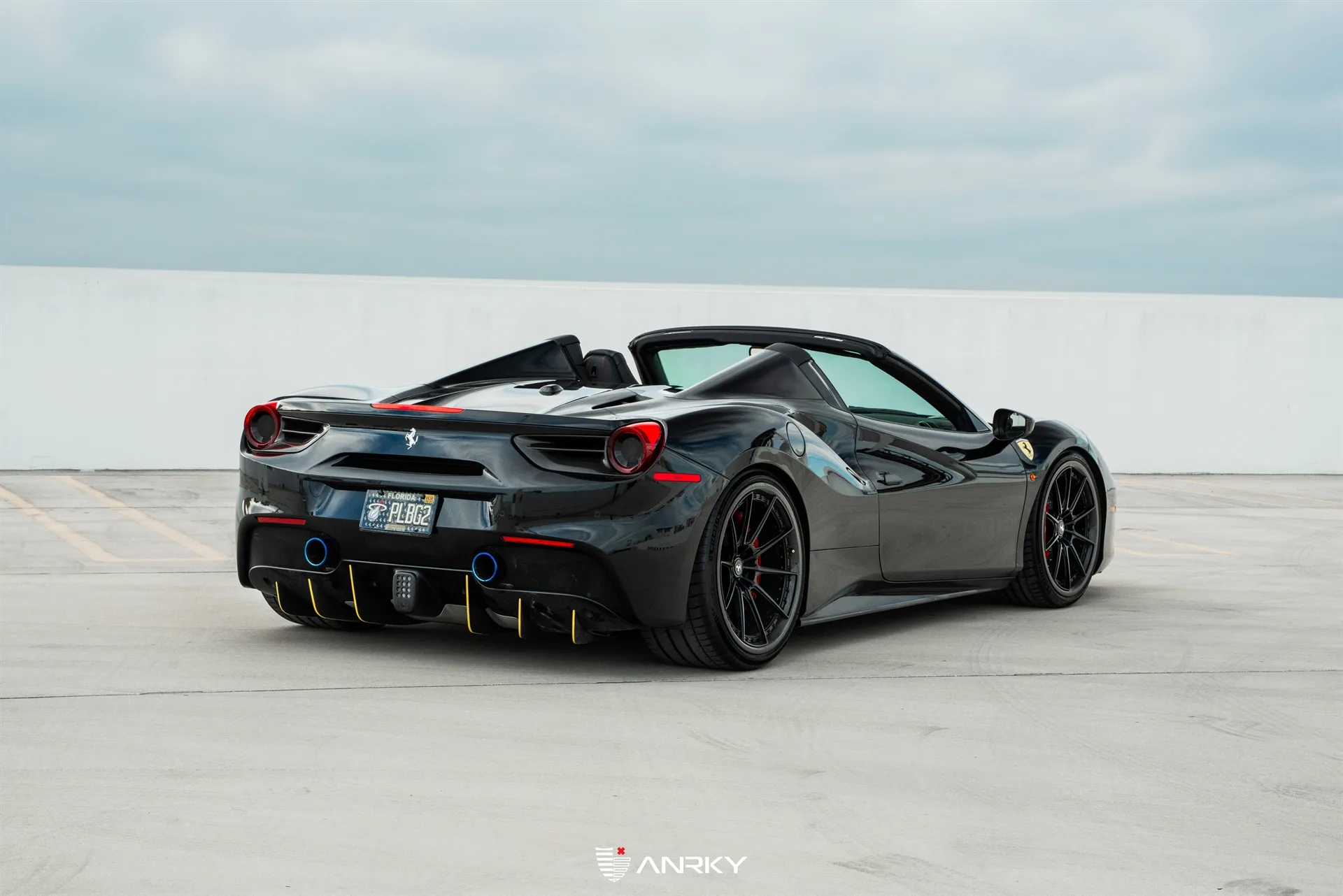 Anrky RETROSeries Carbon, RS4C on Ferrari 488