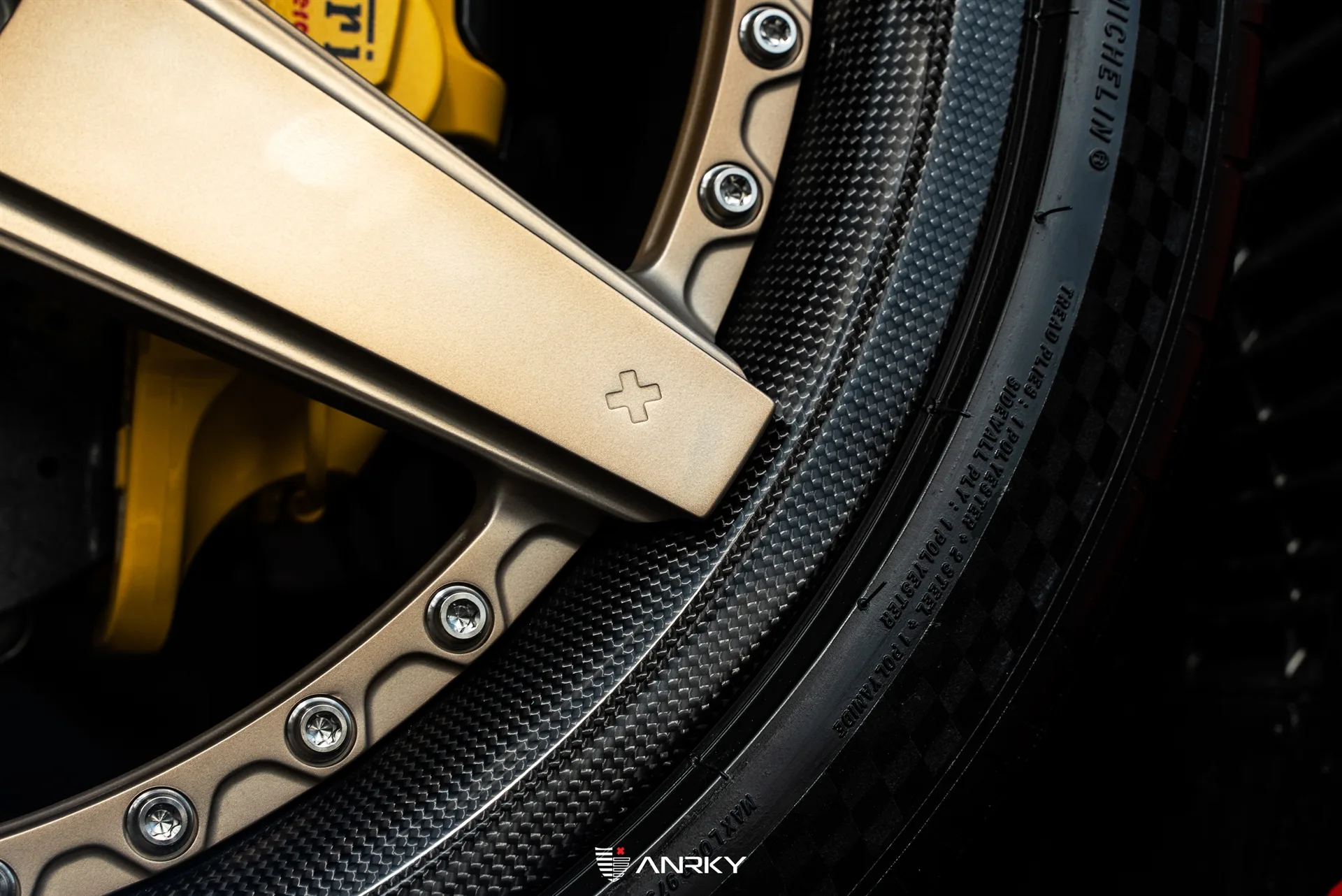 Anrky RETROSeries Carbon, RS5.3 on Ferrari F8 F142MFL, photo 4