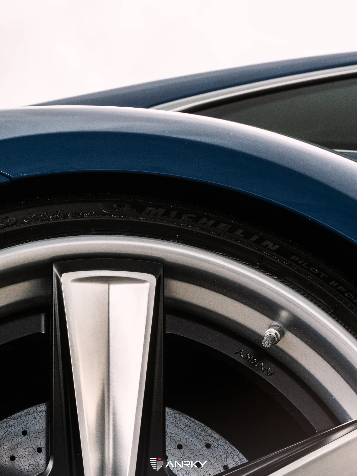 Anrky RETROSeries FU-5 on Porsche 911 992.1, photo 3