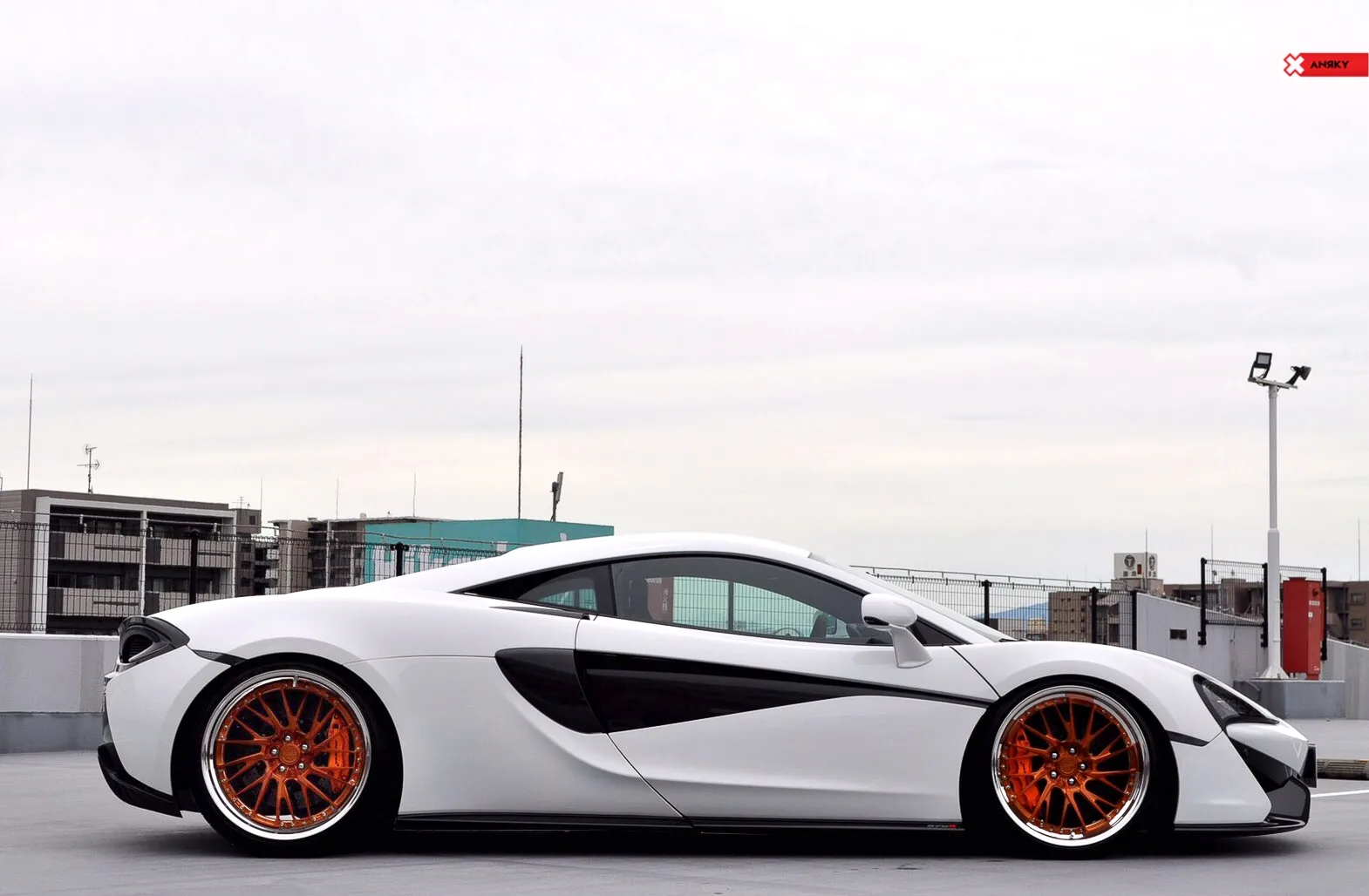 Anrky RetroSeries RS3 on McLaren 570S, photo 2