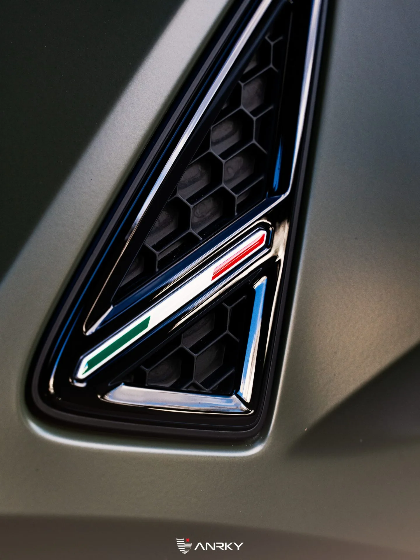 Anrky RETROSeries RS7.1+AEROSport on Lamborghini Urus (2018), photo 3