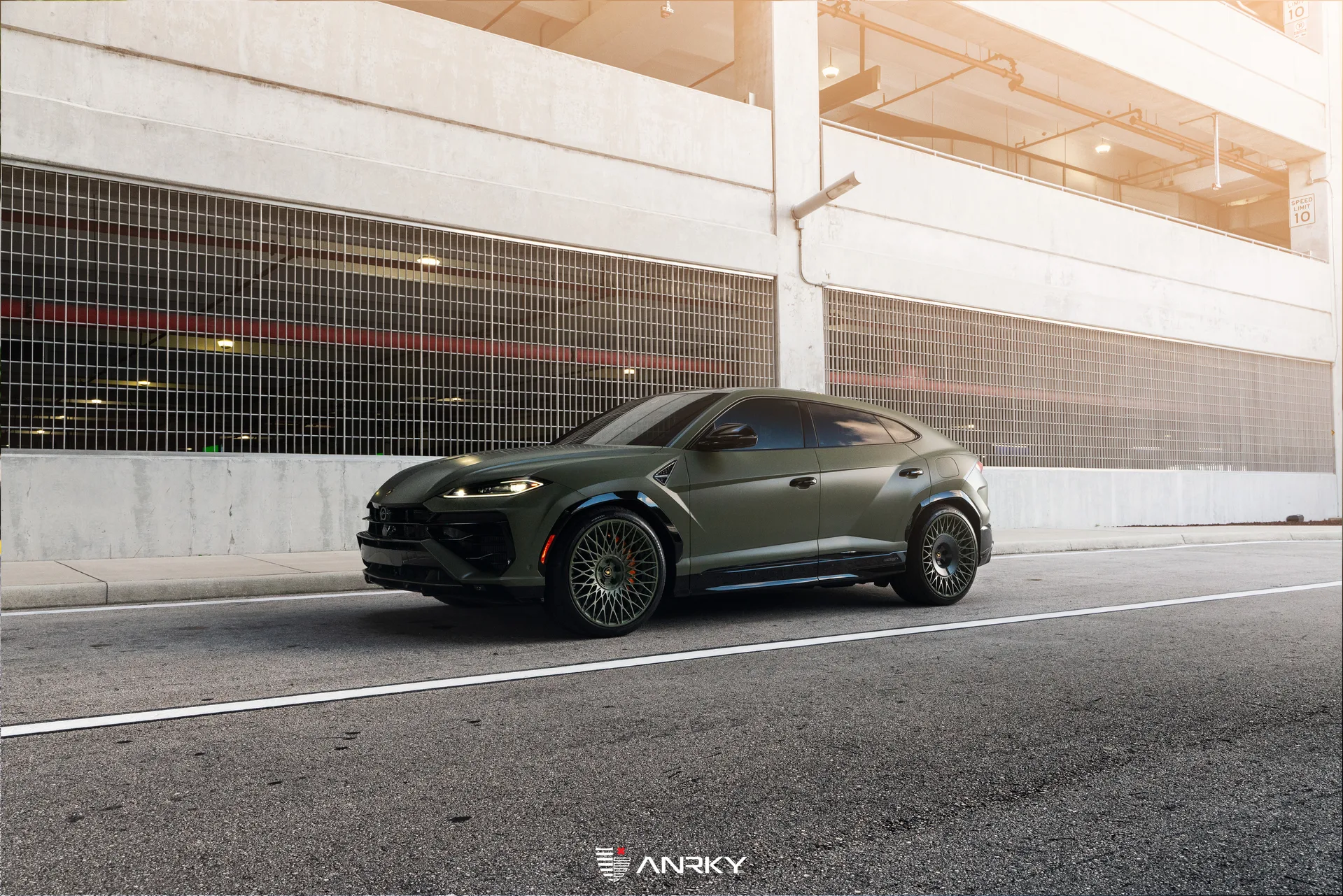 Anrky RETROSeries RS7.1+AEROSport on Lamborghini Urus (2018), photo 2