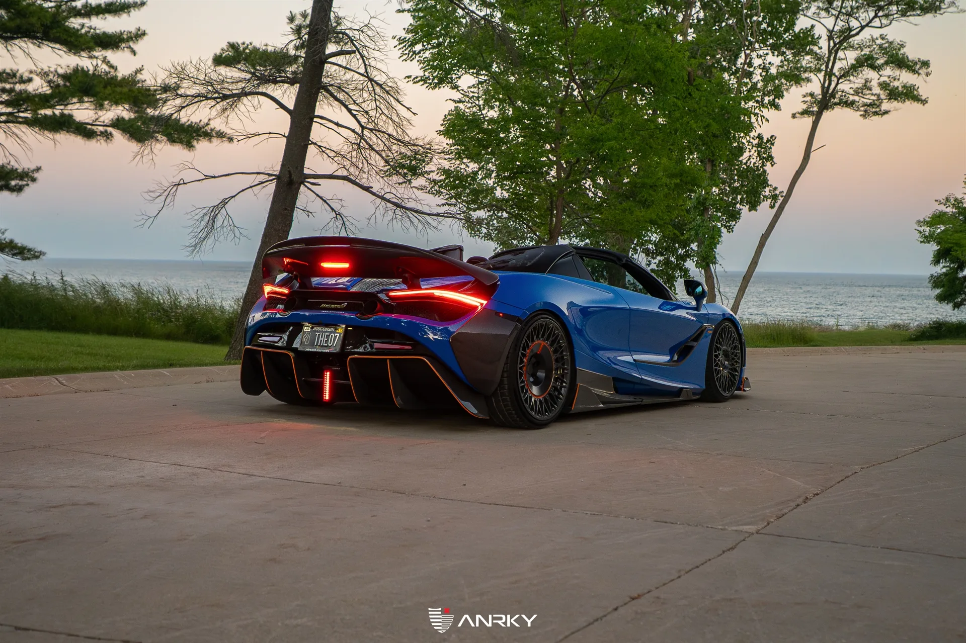 Anrky RETROSeries RS7.2+AEROSport on McLaren 720S
