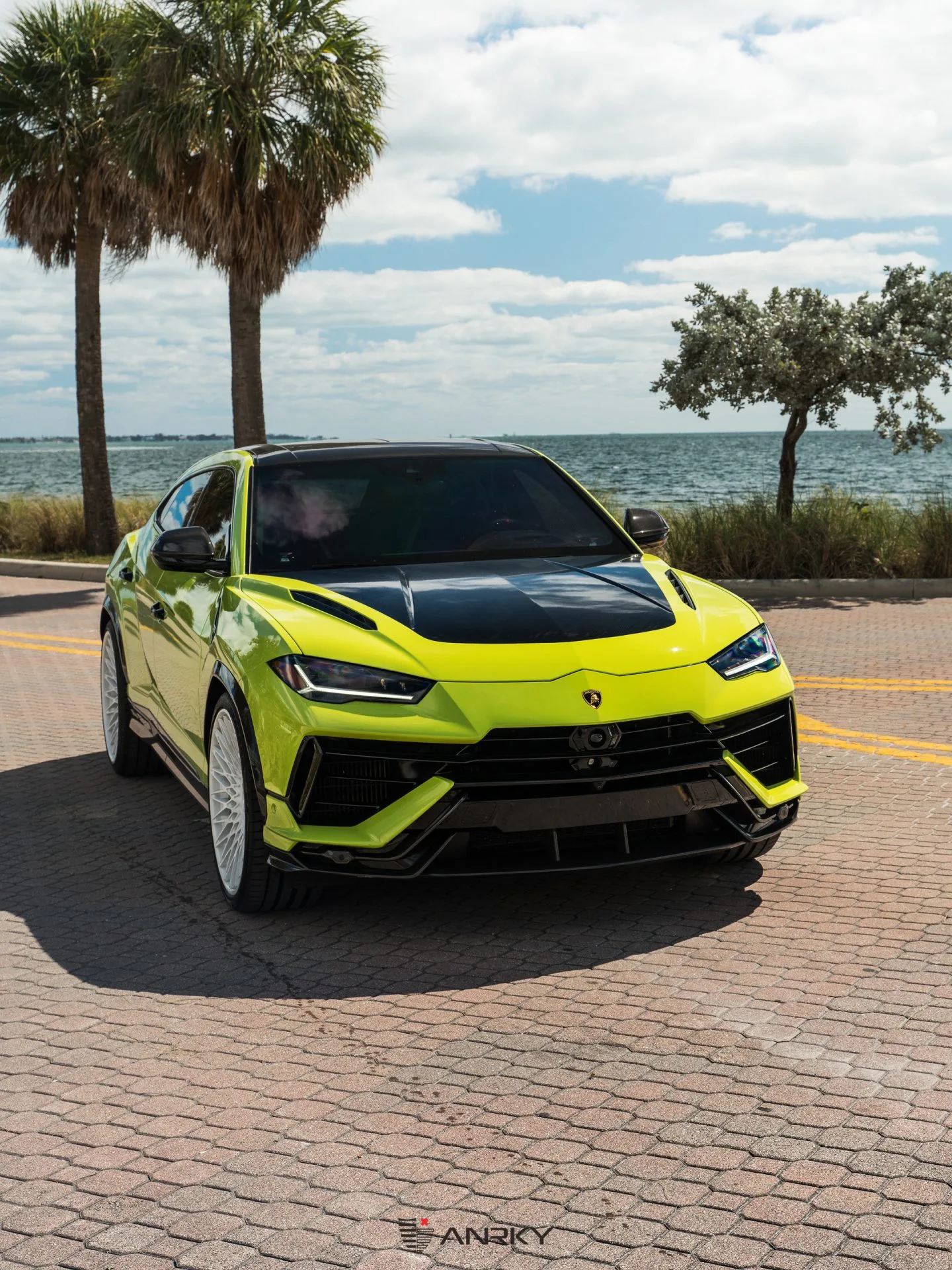 Anrky RETROSeries RS7.3 on Lamborghini Urus (2018), photo 3