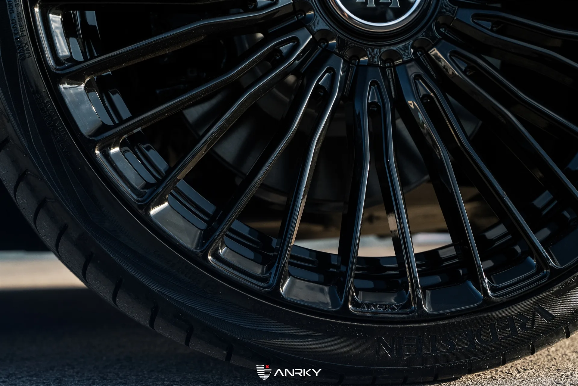 Anrky RF|Series 2-piece | RF-230 on Rolls-Royce Cullinan.1, photo 6