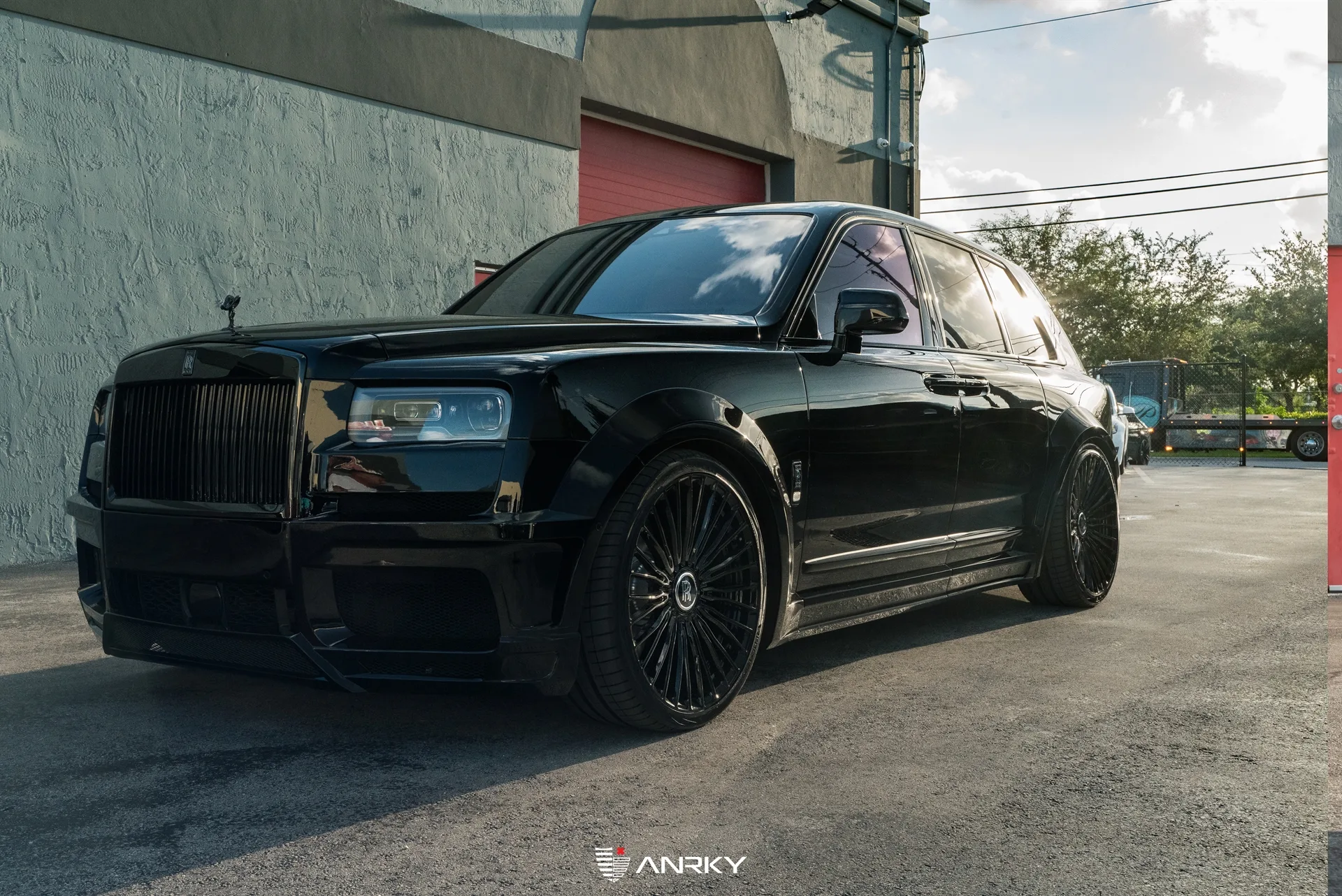 Anrky RF|Series 2-piece | RF-230 on Rolls-Royce Cullinan.1