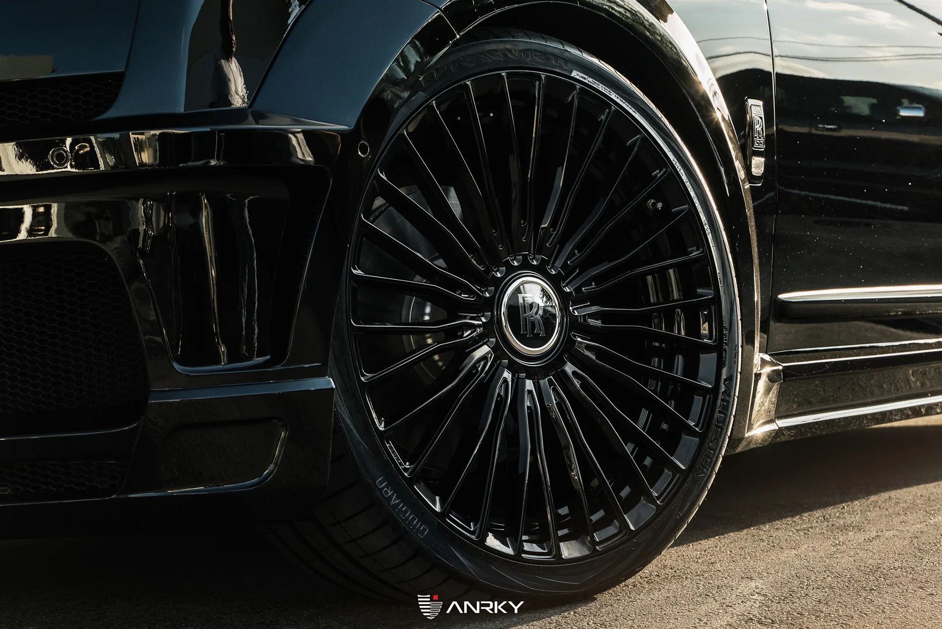 Anrky RF|Series 2-piece | RF-230 on Rolls-Royce Cullinan.1, photo 9