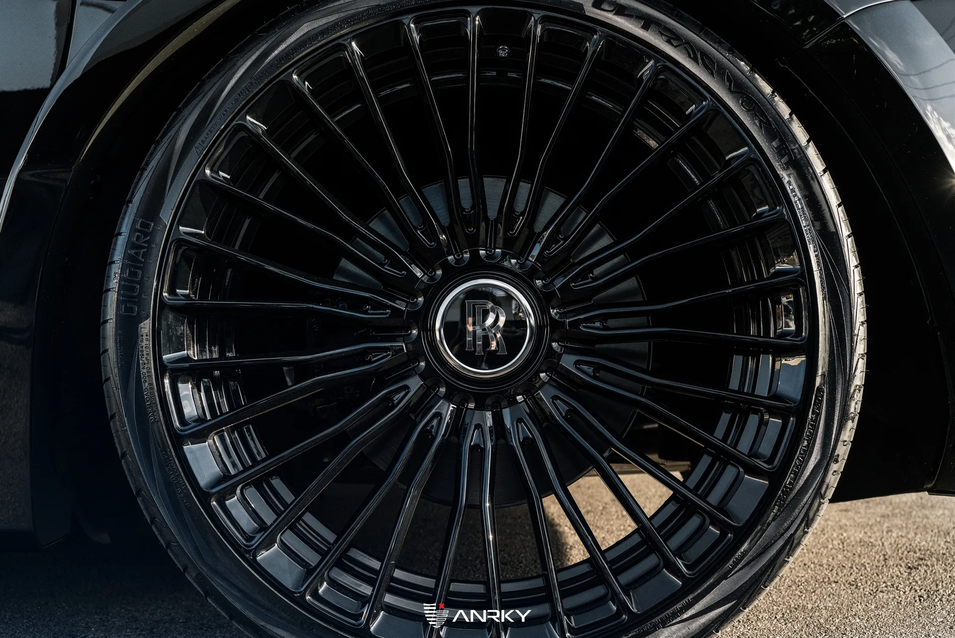 Anrky RF|Series 2-piece | RF-230 on Rolls-Royce Cullinan.1, photo 3