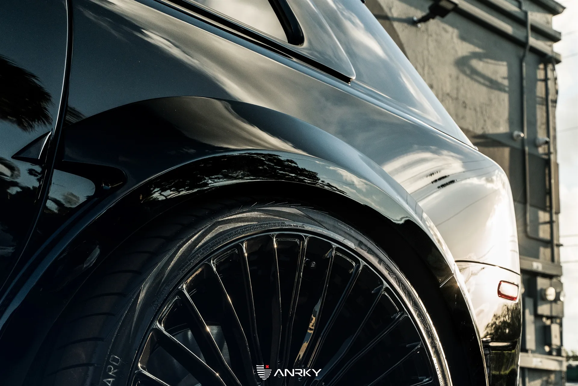 Anrky RF|Series 2-piece | RF-230 on Rolls-Royce Cullinan.1, photo 11
