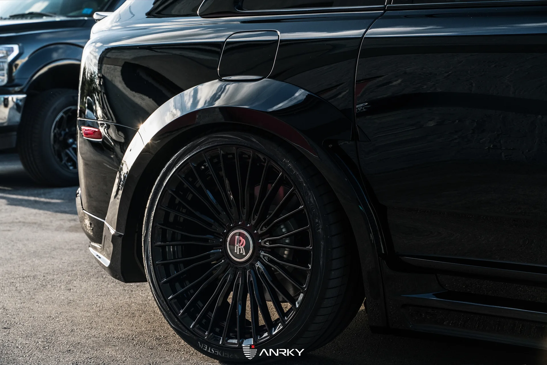 Anrky RF|Series 2-piece | RF-230 on Rolls-Royce Cullinan.1, photo 5