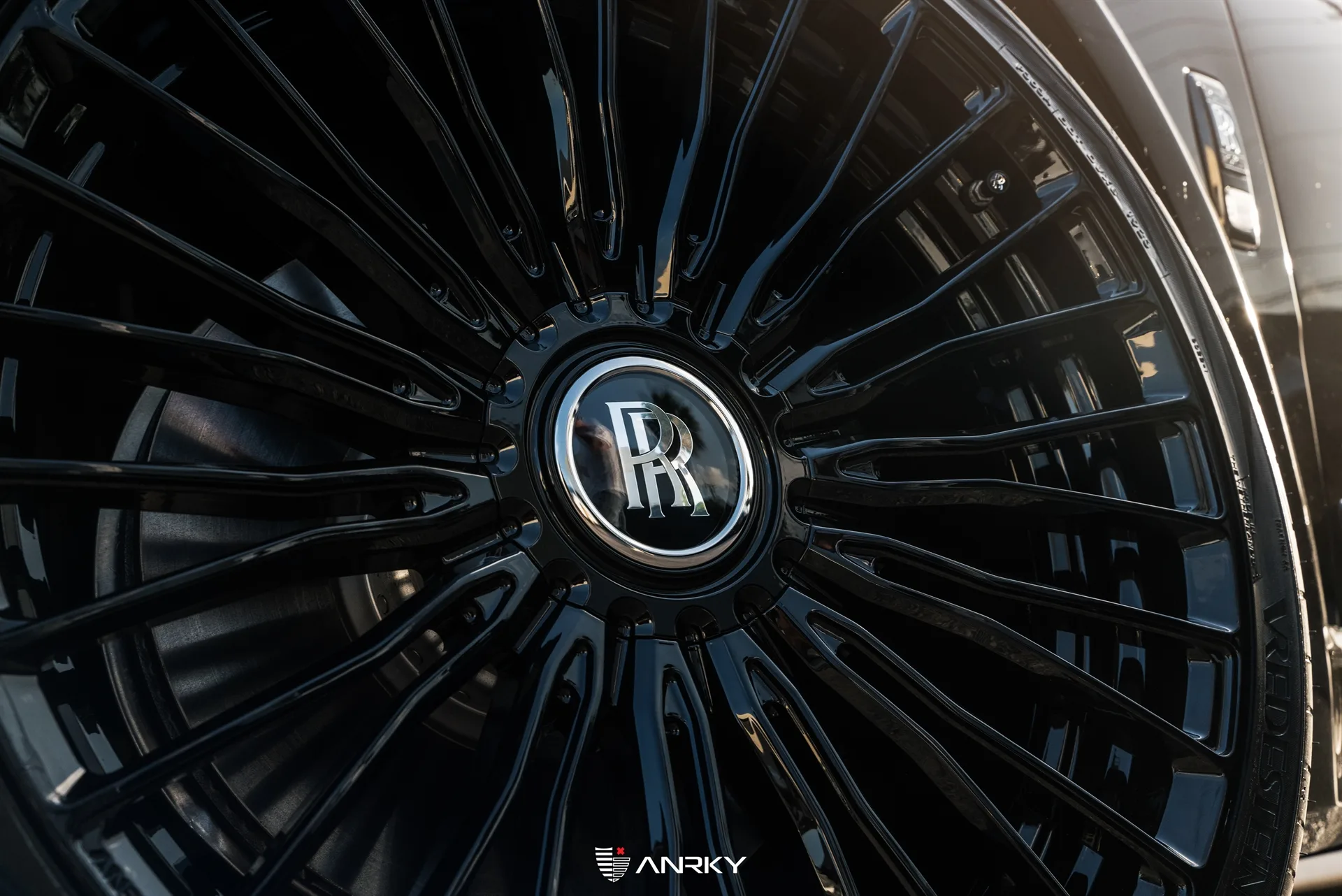 Anrky RF|Series 2-piece | RF-230 on Rolls-Royce Cullinan.1, photo 8