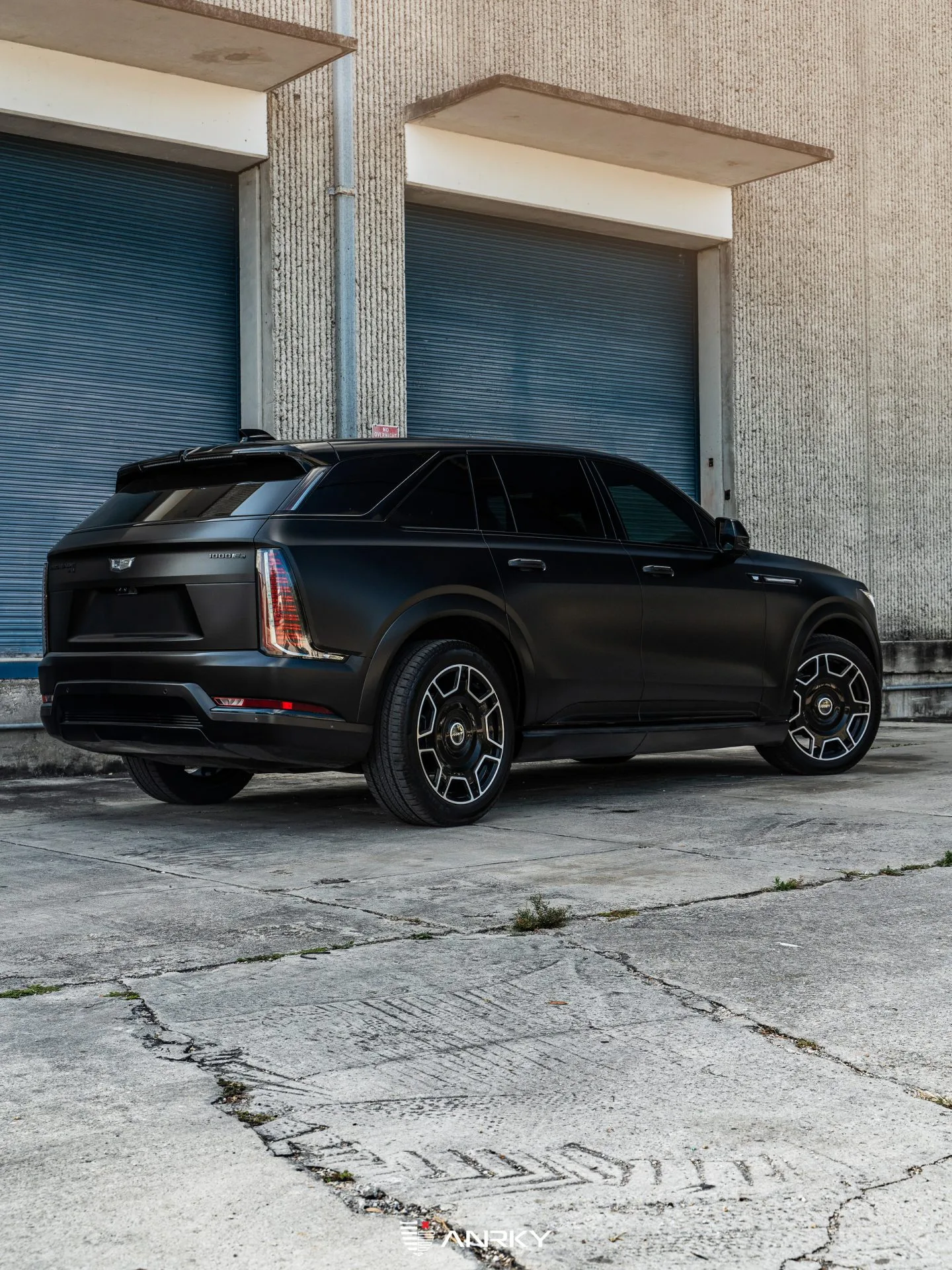 Anrky RF|Series RF-177 on Cadillac Escalade IQ 1st gen
